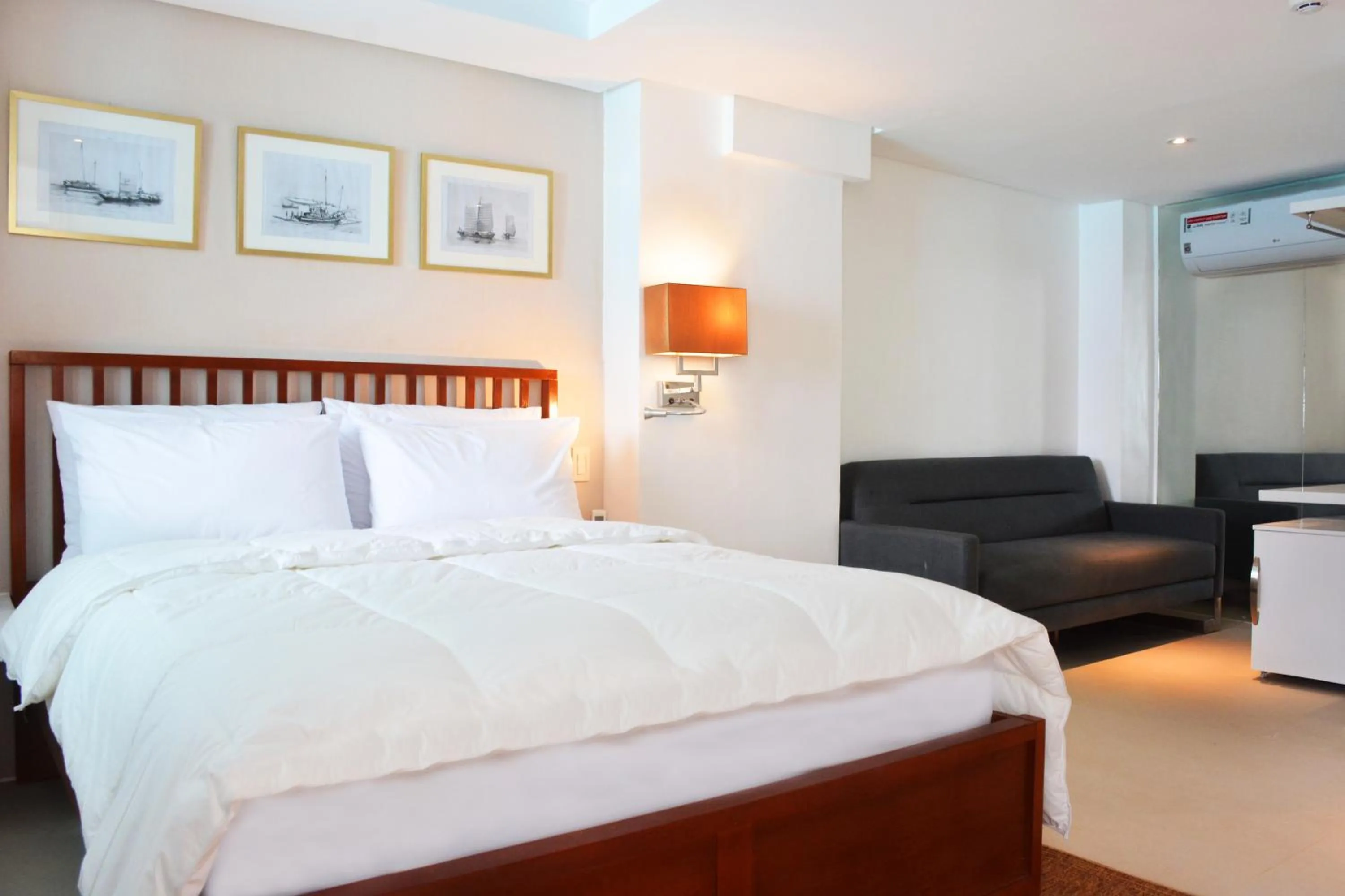 Bedroom, Bed in Signature Boracay Blue