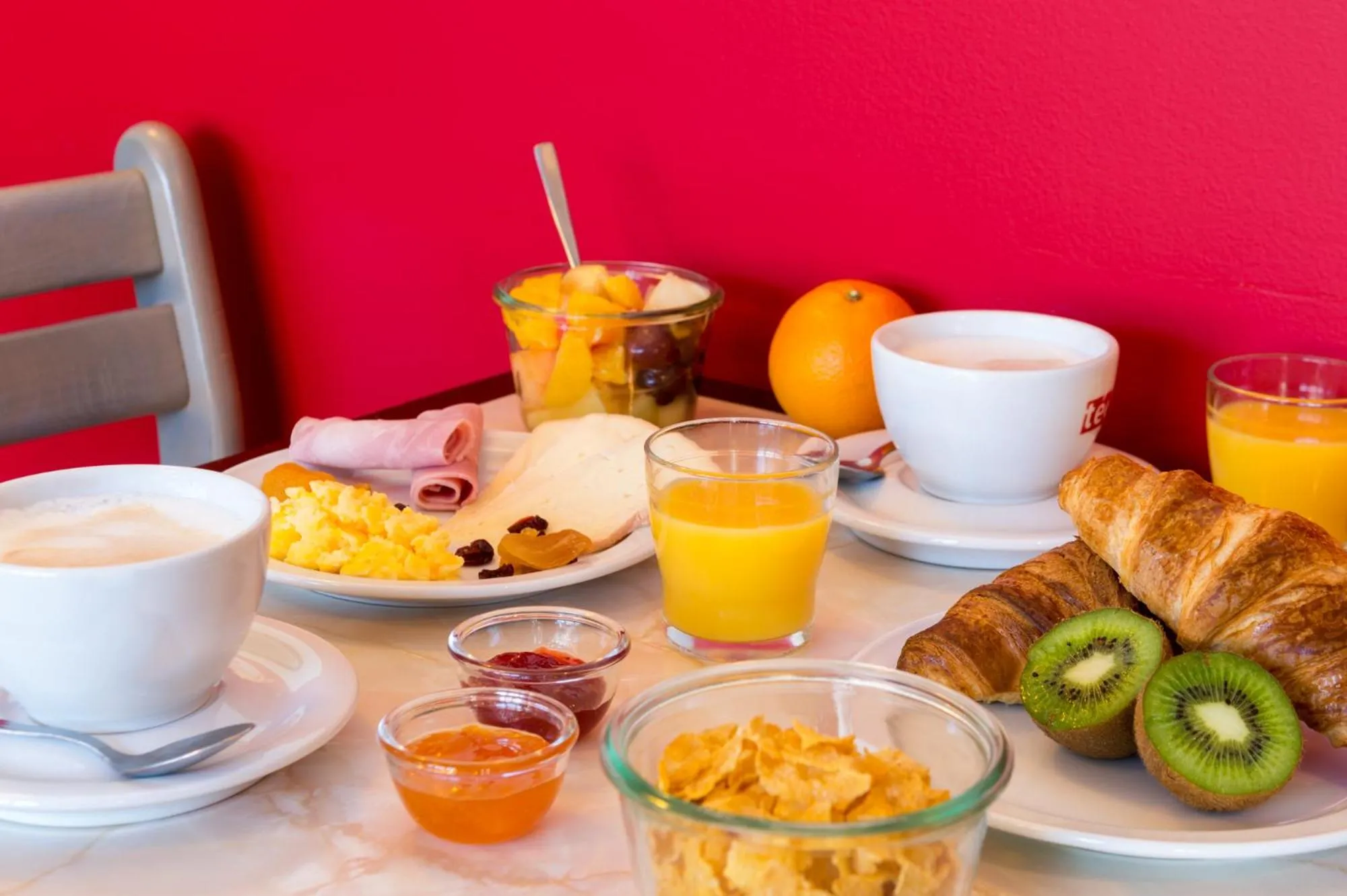 Food and drinks in The Originals Access, Hôtel Figeac