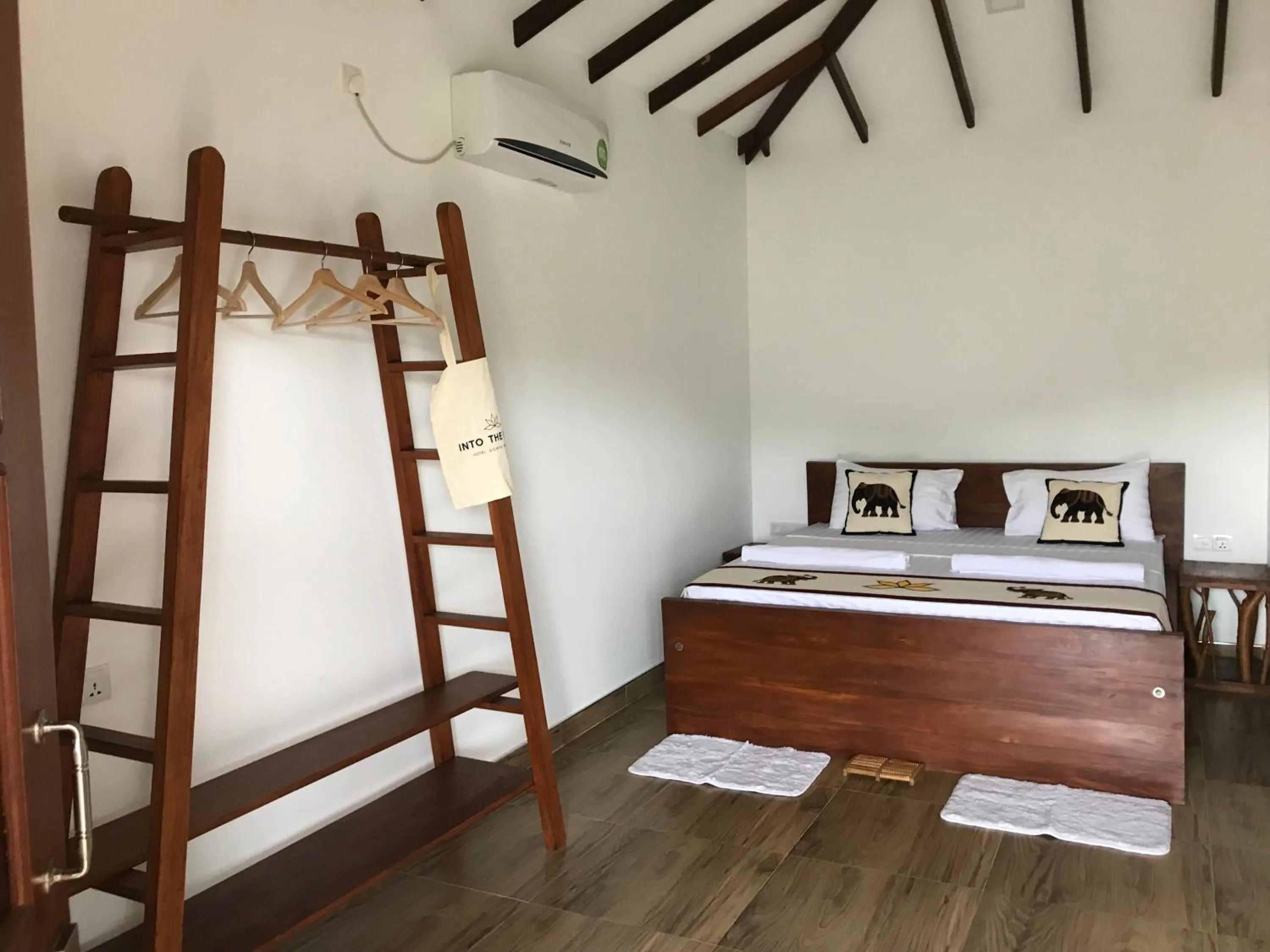Bed in Into The Wild Sigiriya