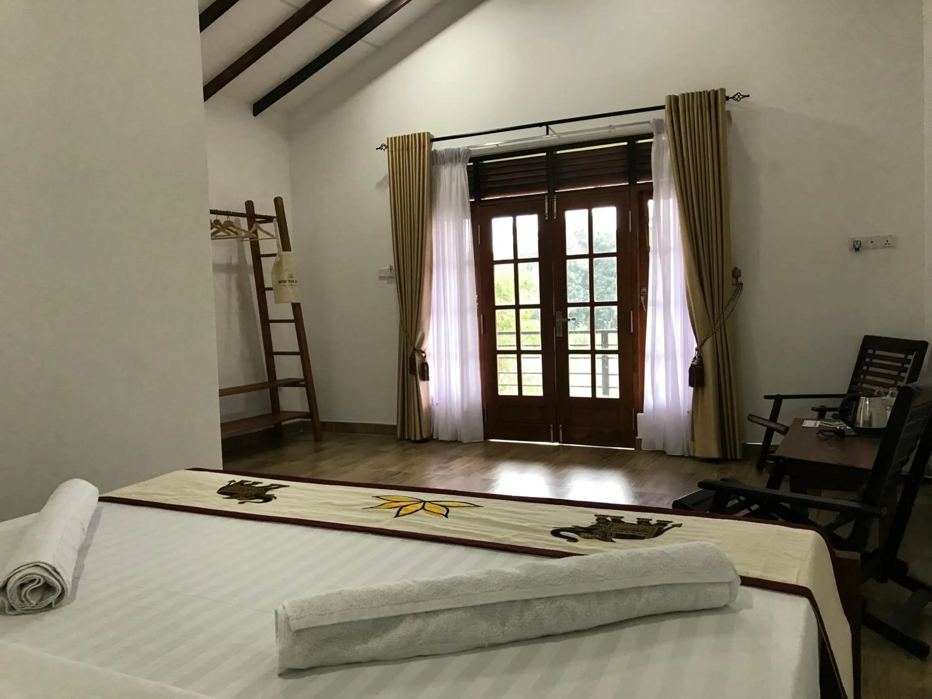 Coffee/tea facilities, Bed in Into The Wild Sigiriya