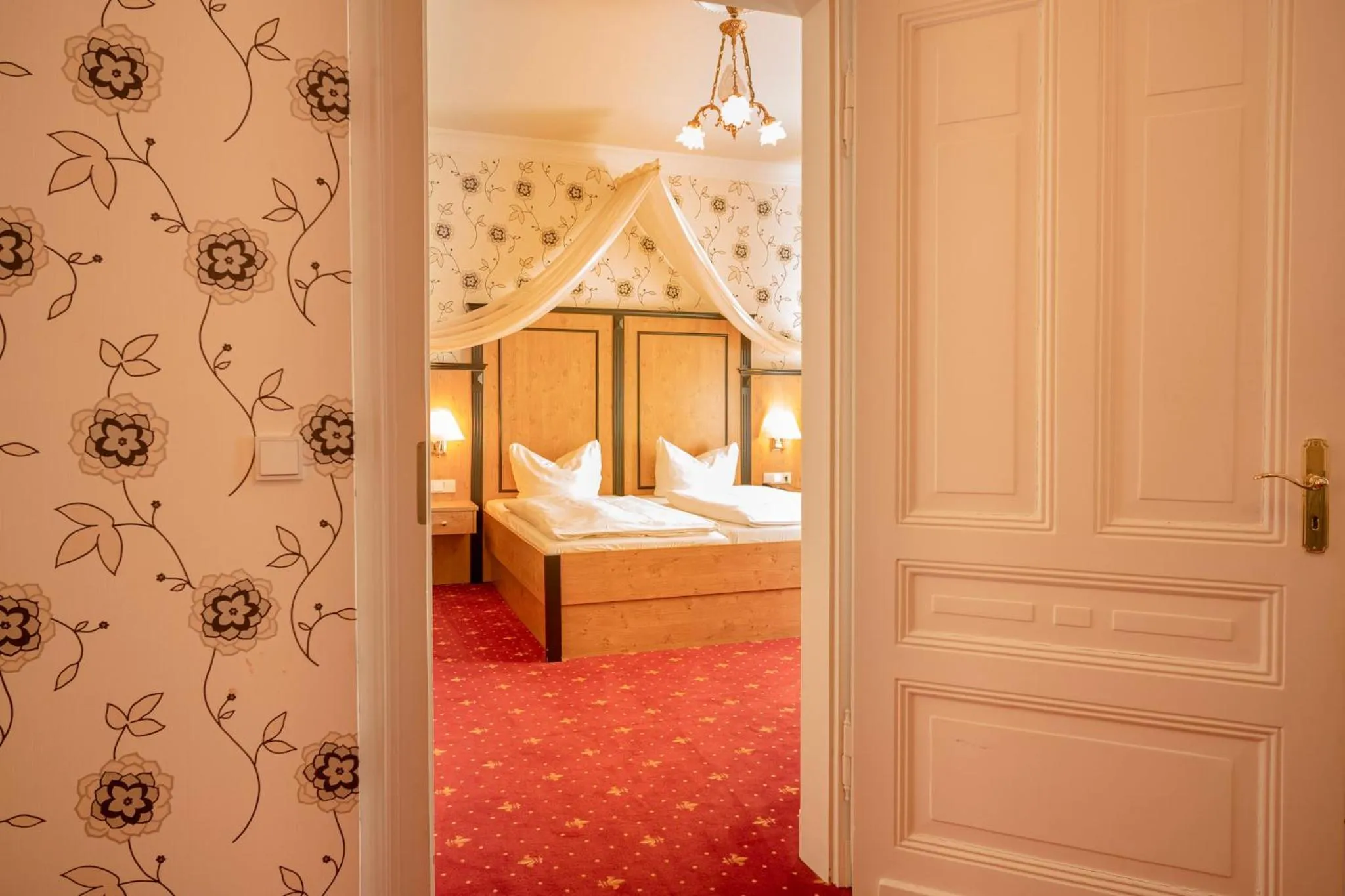 Photo of the whole room, Bed in Alte Landratsvilla Hotel Bender