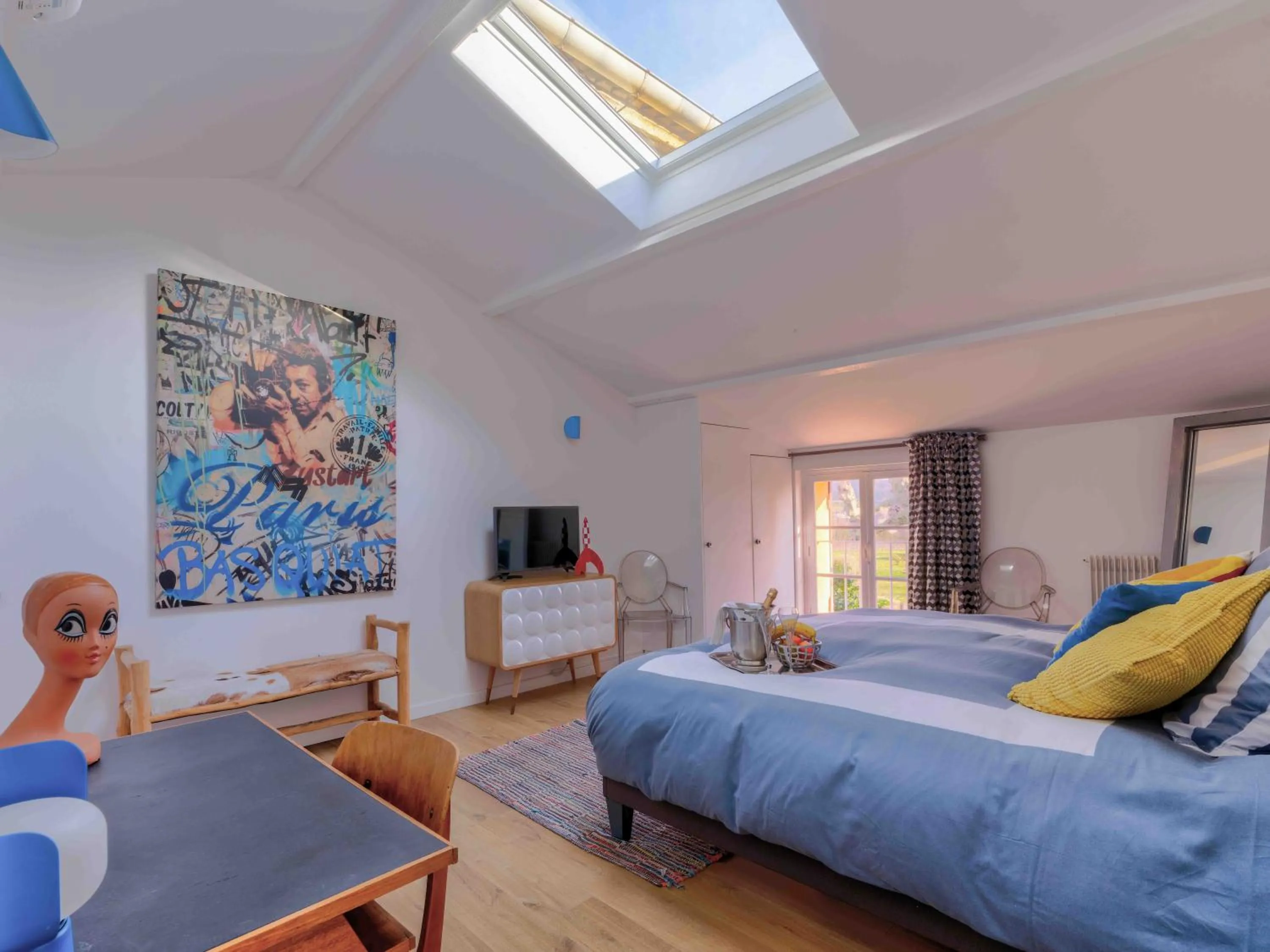 Decorative detail, Bed in Chateau du Palanquey & SPA