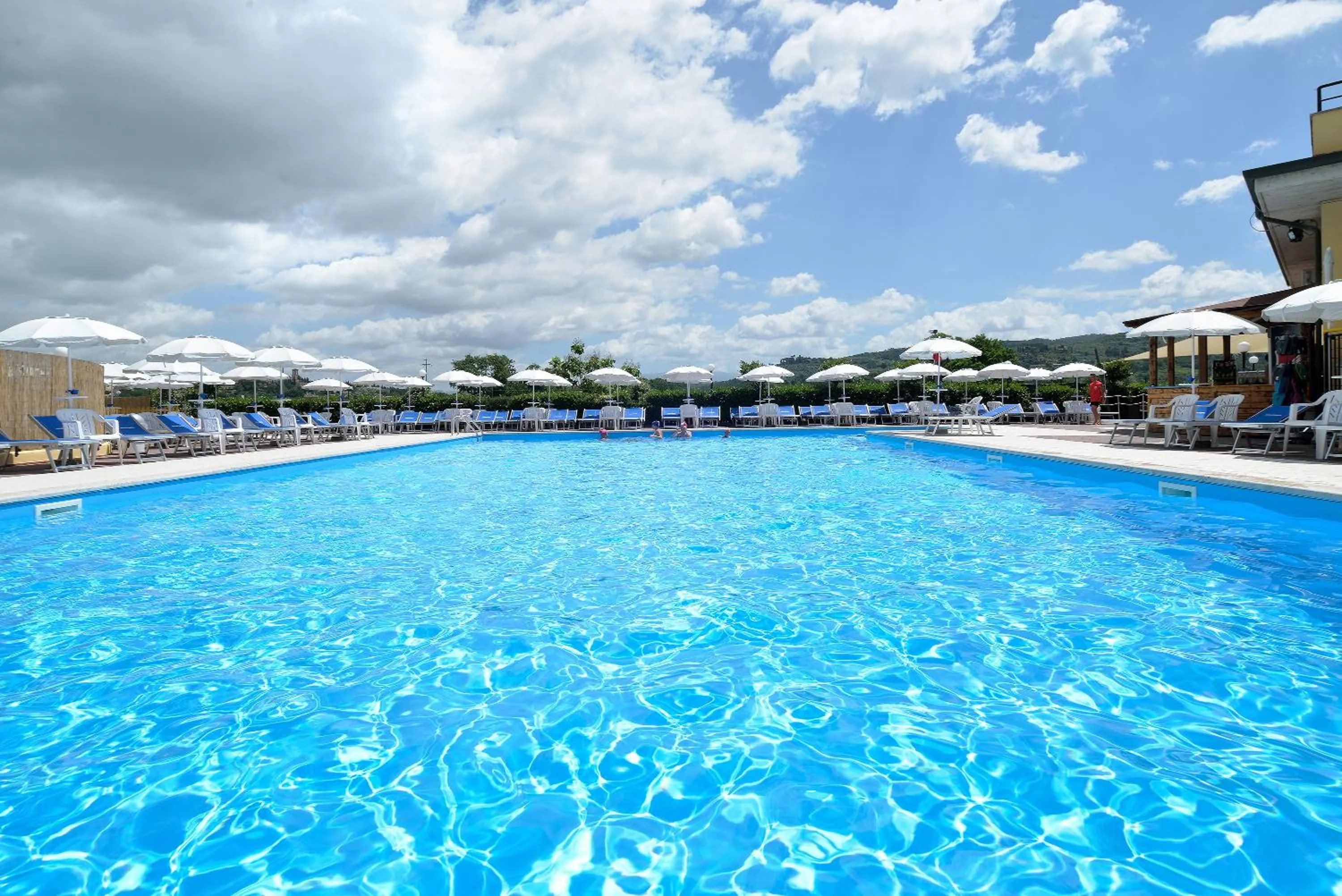 Swimming pool in Hotel Ristorante Dante