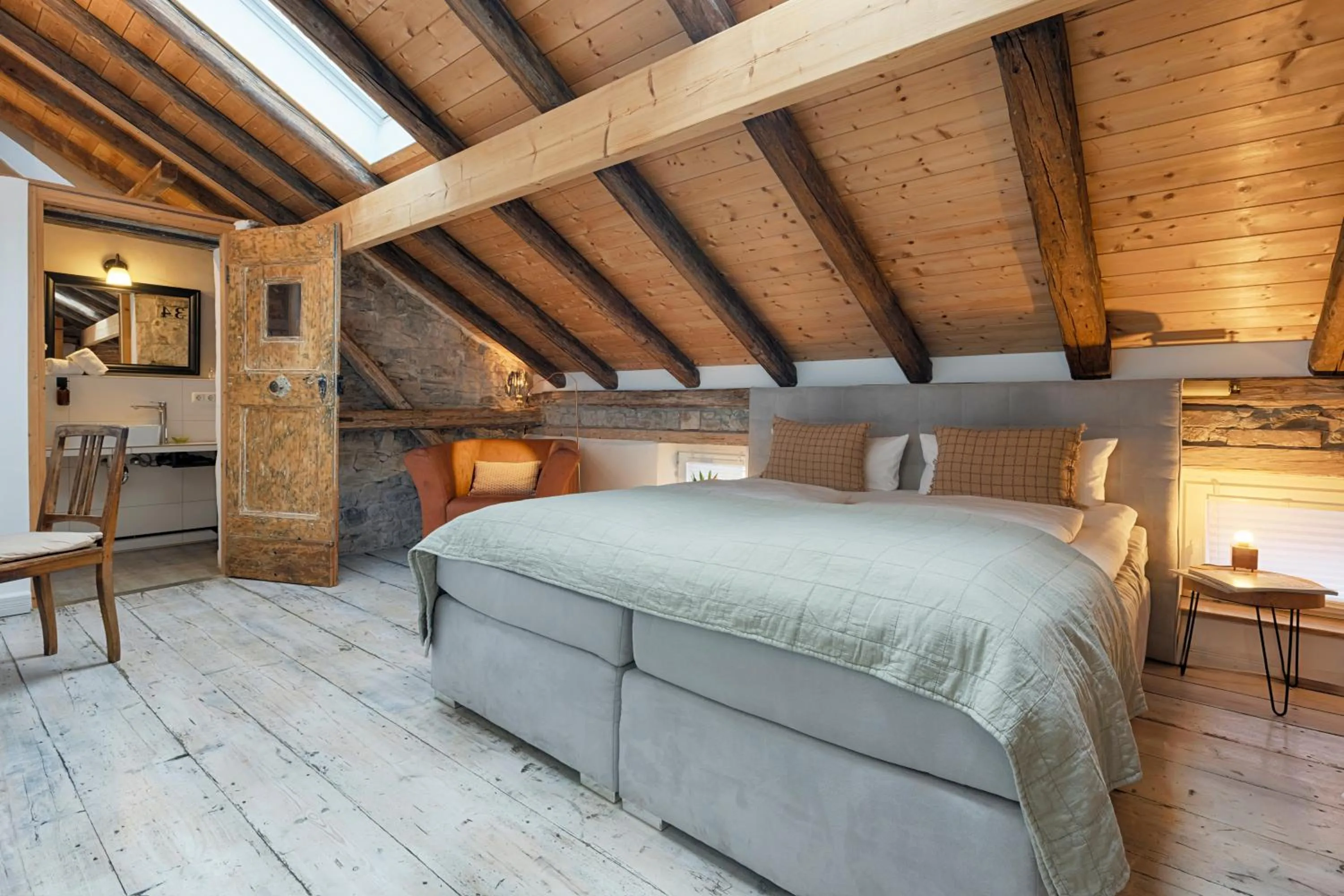 Bed in Weinhotel Oechsle & Brix