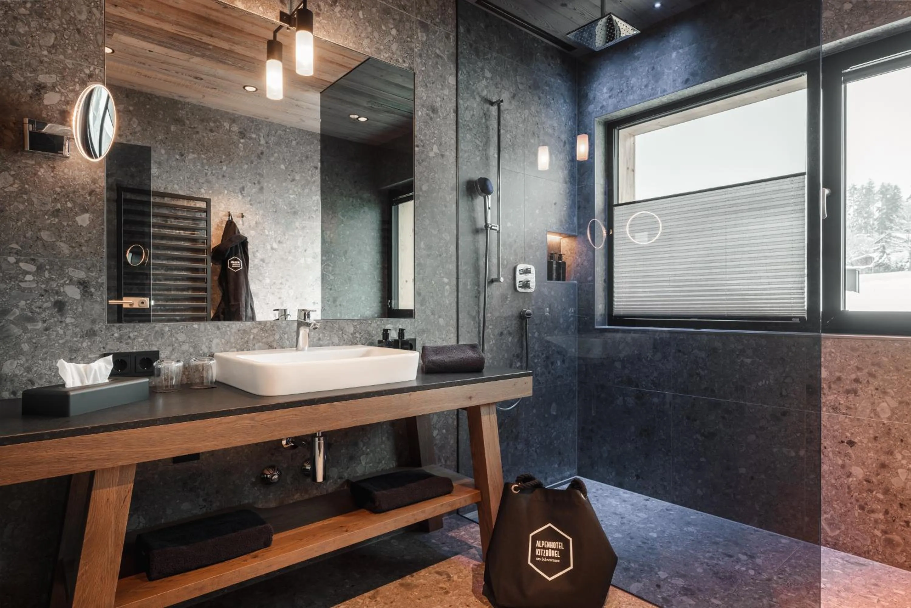 Bathroom in Alpenhotel Kitzbühel am Schwarzsee - 4 Sterne Superior