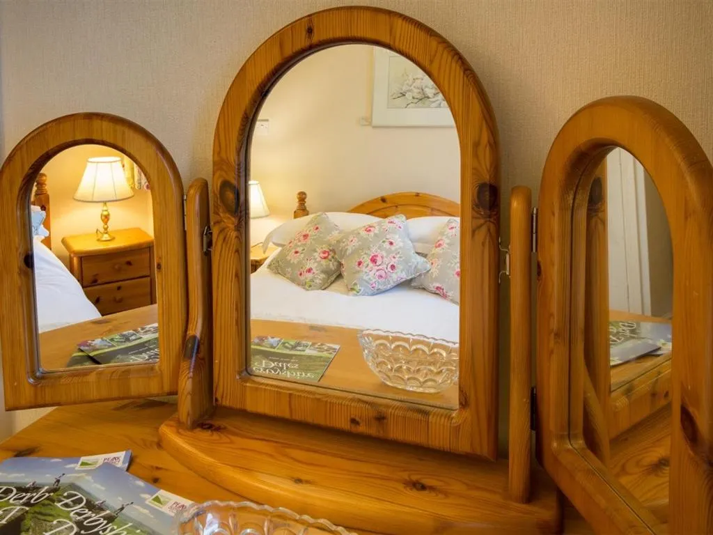 Bedroom, Bed in The Barrel Inn