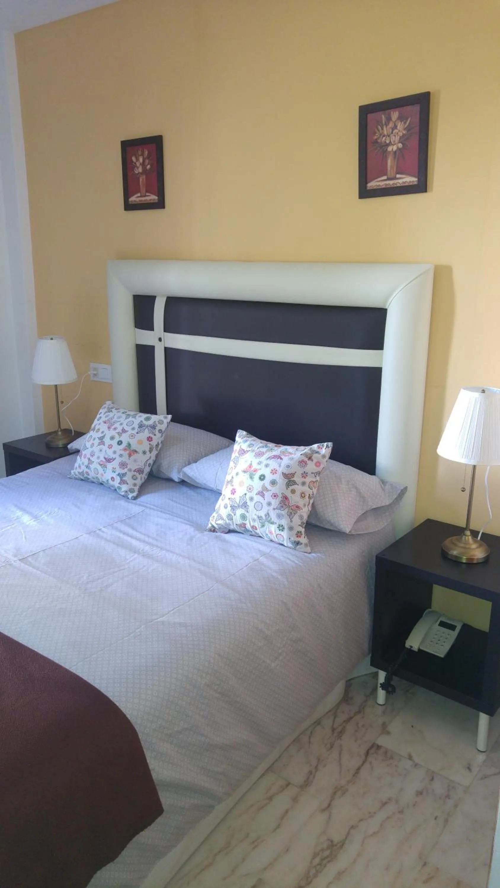 Photo of the whole room in Hospederia V Centenario