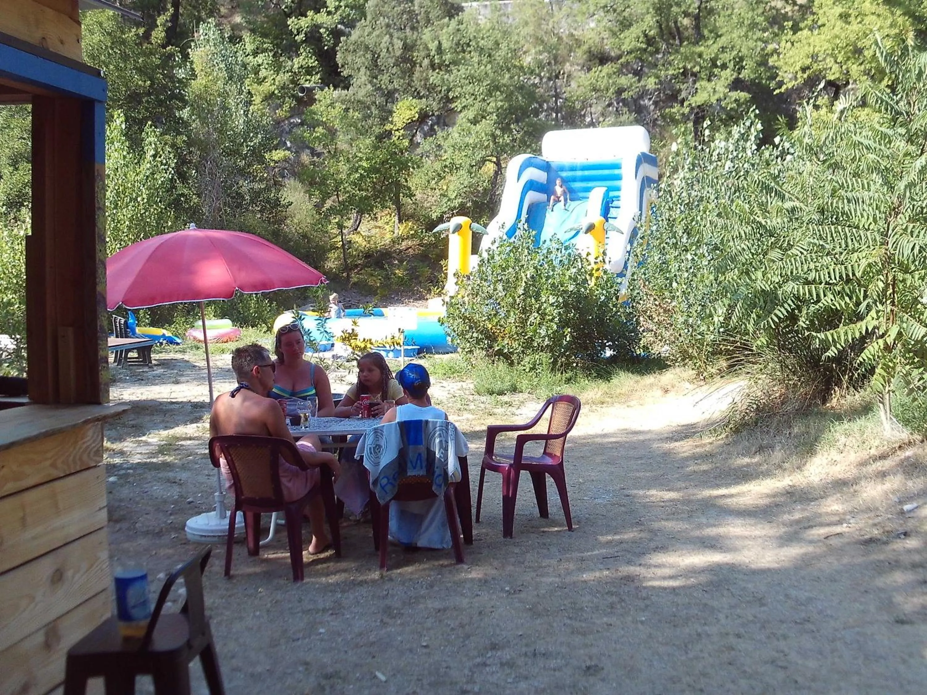 Evening entertainment in Domaine de bois joli