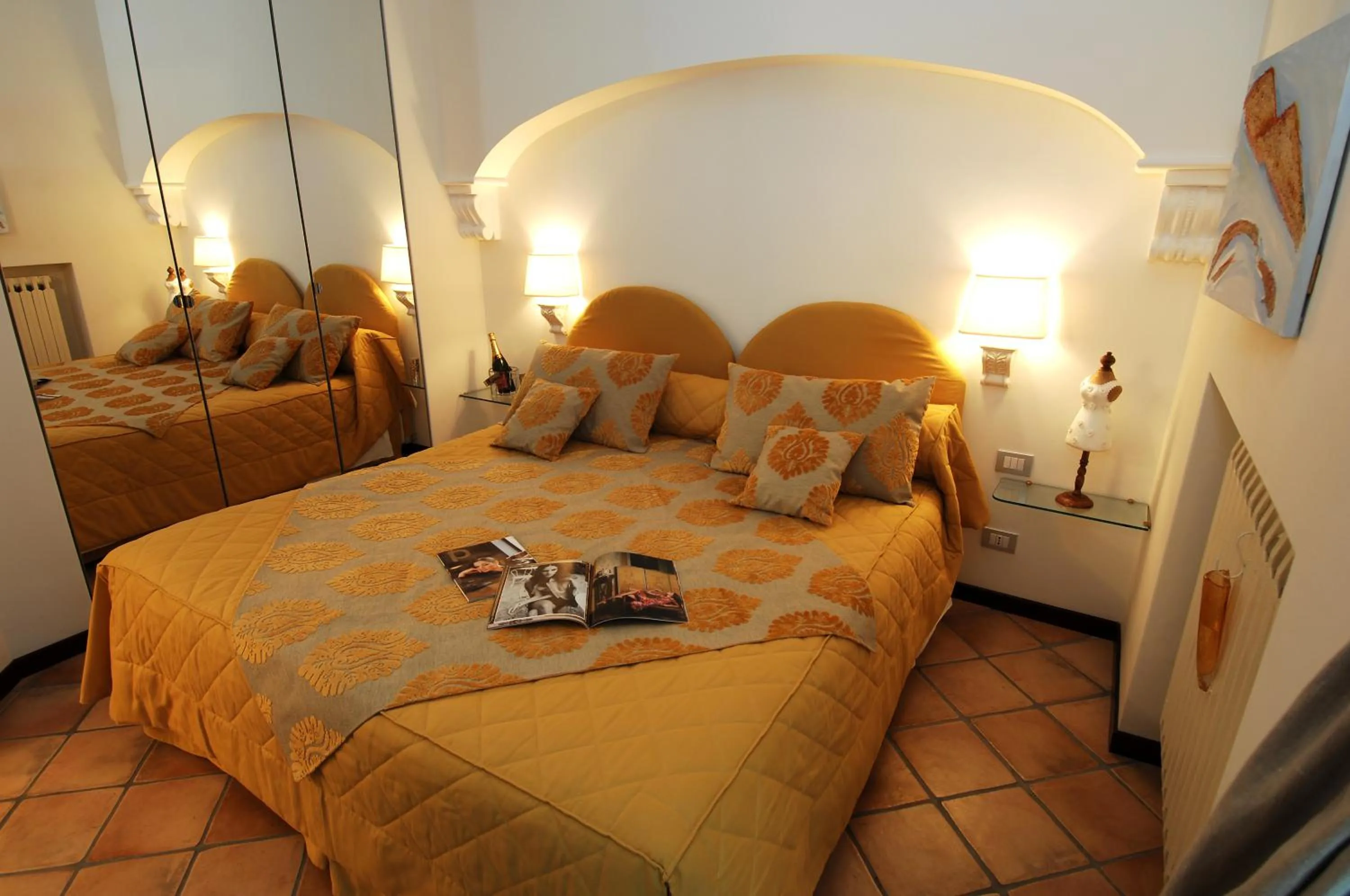 Bedroom, Bed in Weekend a Napoli