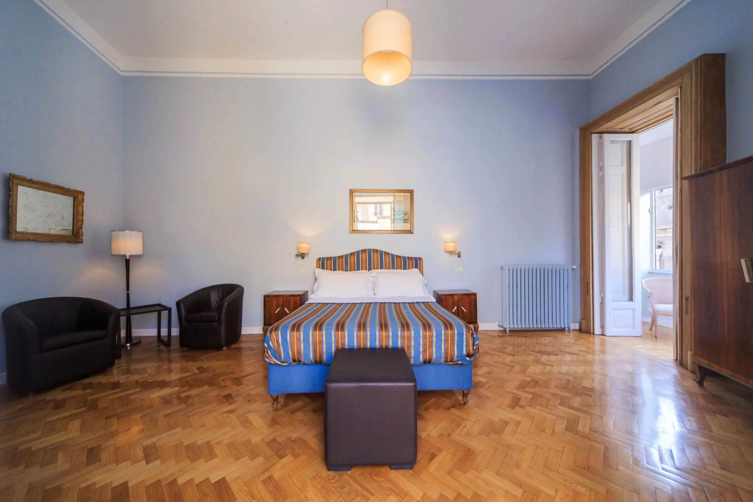 Bed in Spaccanapoli Comfort Suites