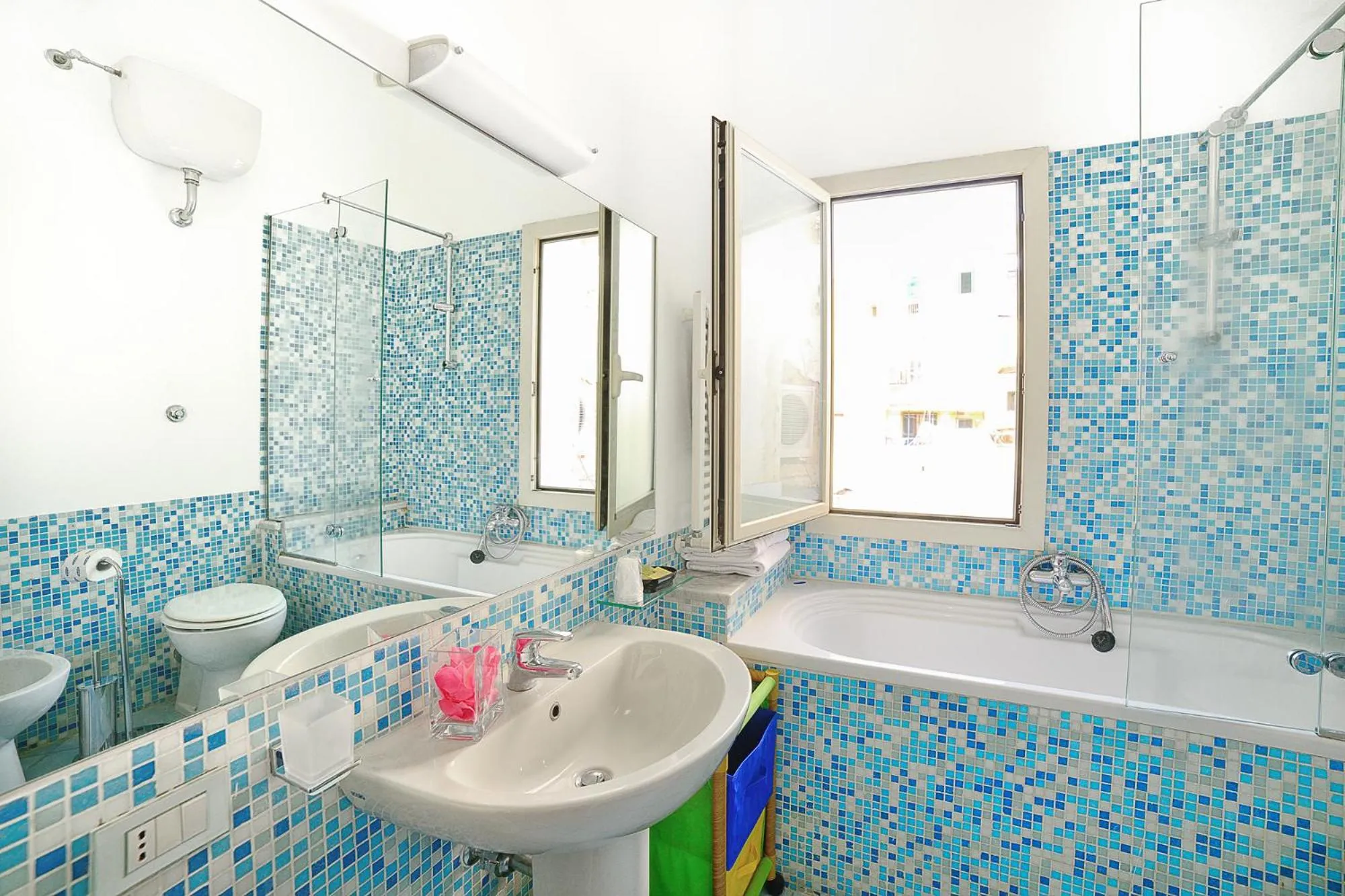 Bathroom in Spaccanapoli Comfort Suites