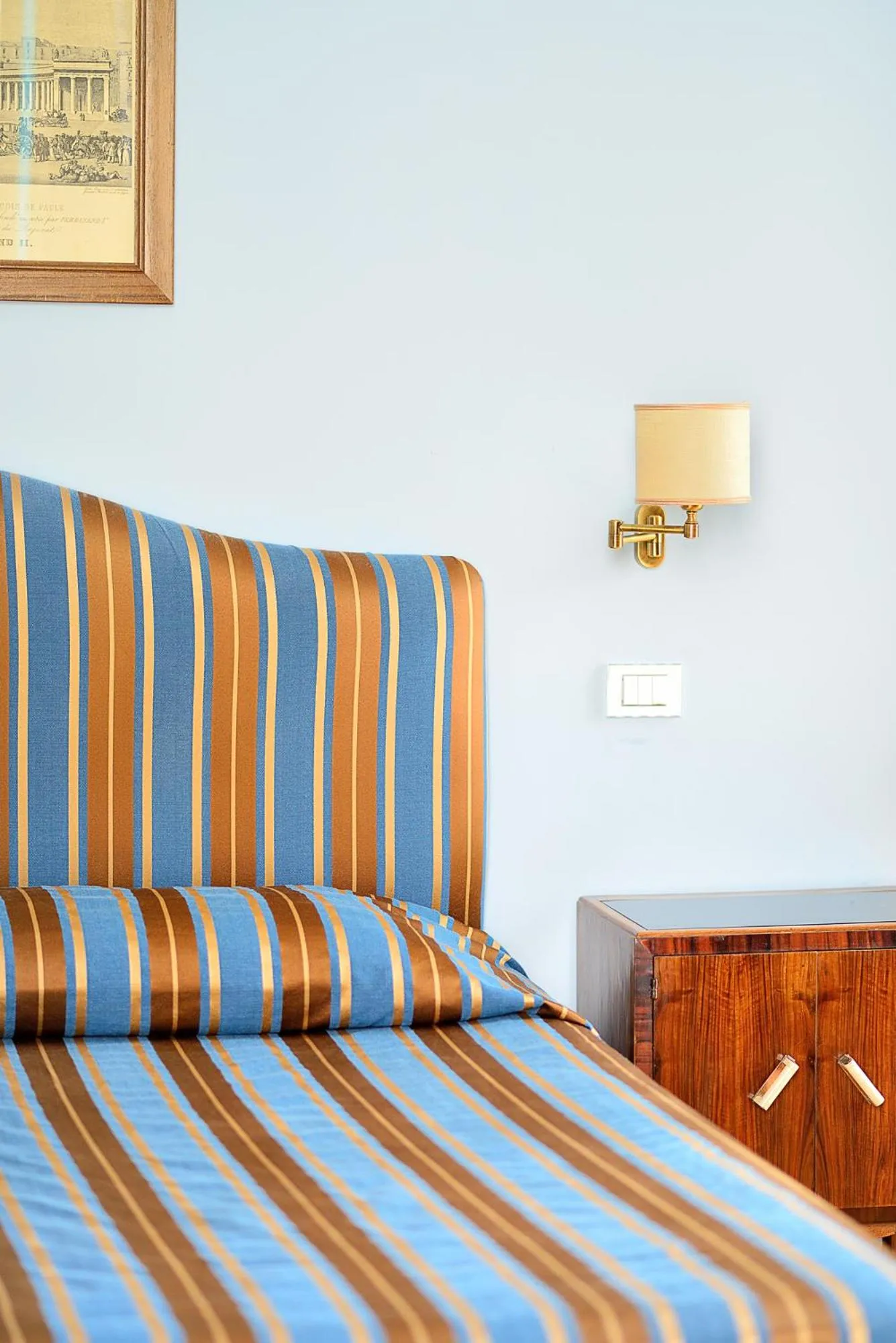 Bed in Spaccanapoli Comfort Suites