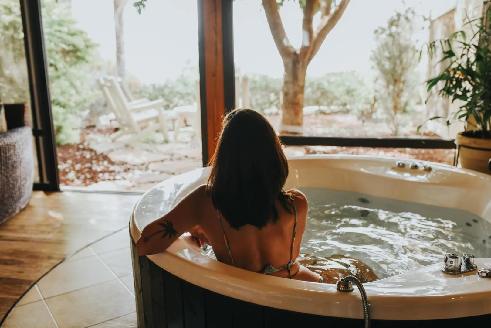 Hot Tub in Cnaan Village Boutique Hotel & Spa