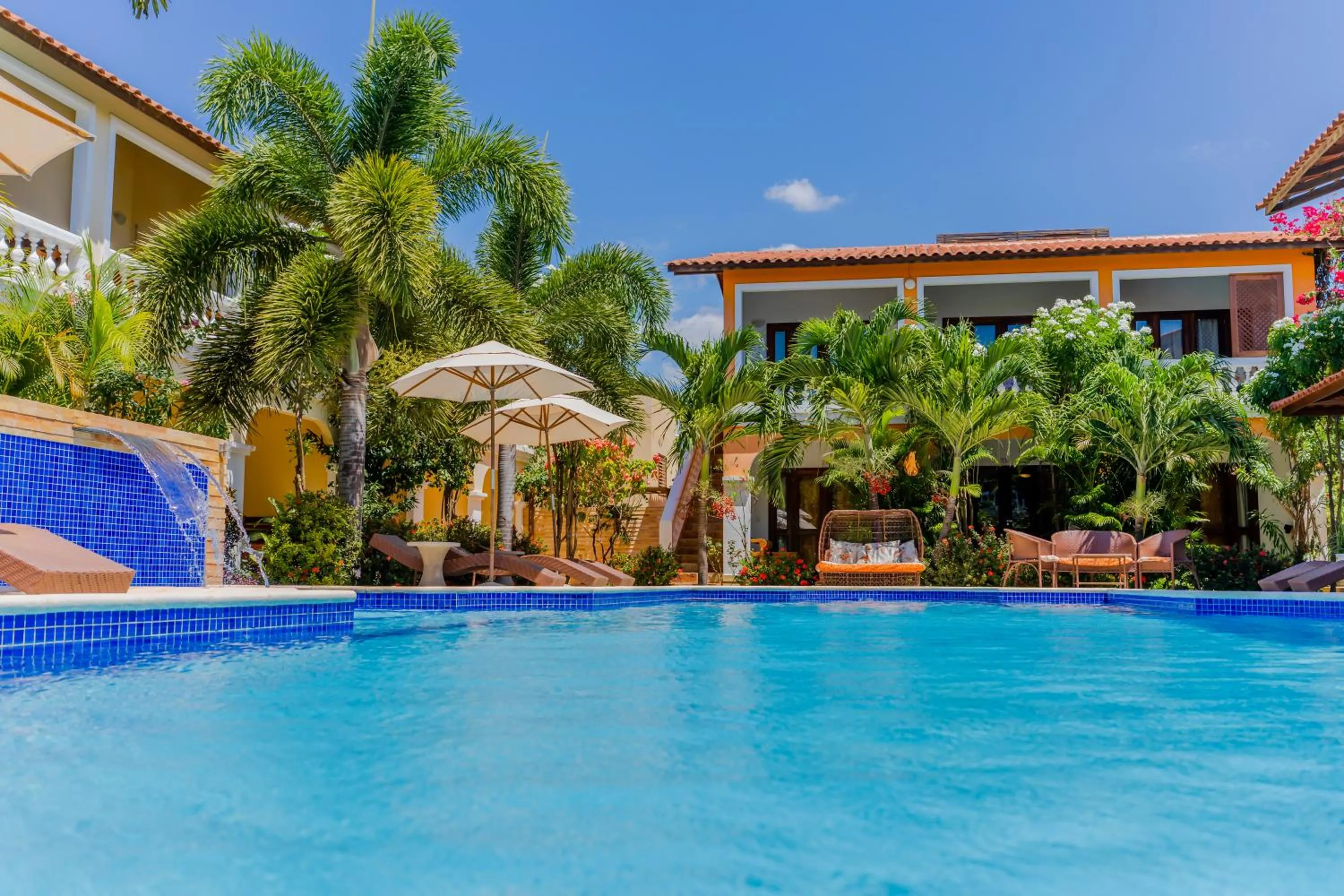 Swimming pool in Hotel Villa Beija Flor