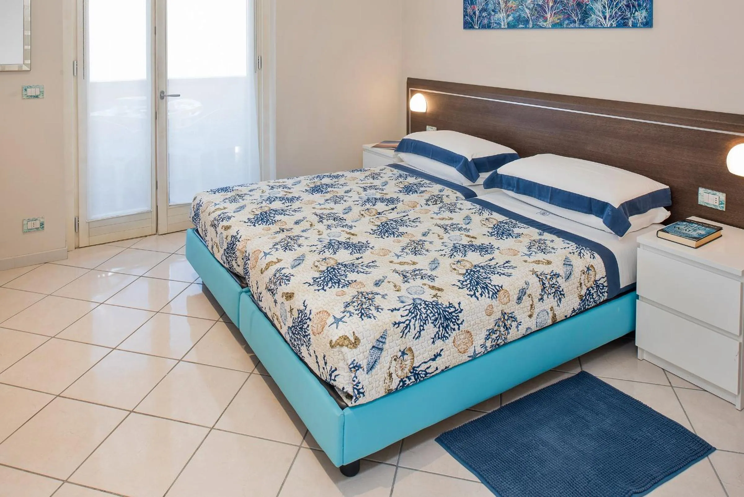 Bedroom, Bed in Blue Lake Residence - Bardolino