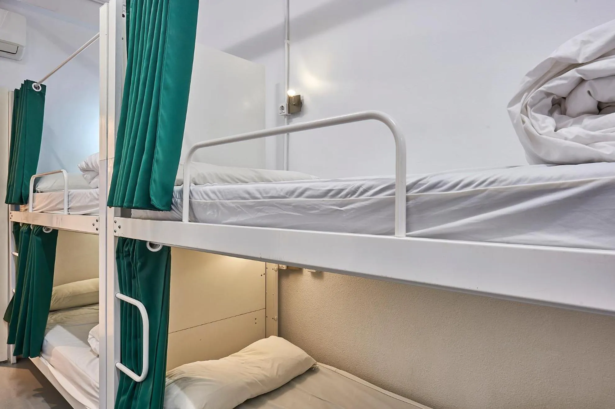 bunk bed, Bed in Hola Hostal Collblanc