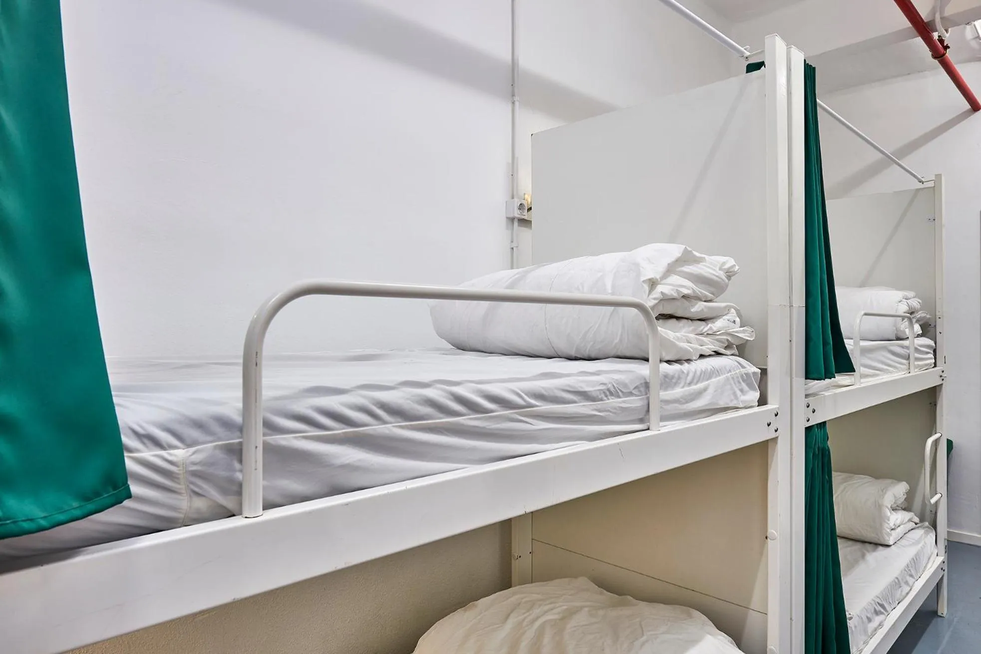 Decorative detail, Bed in Hola Hostal Collblanc