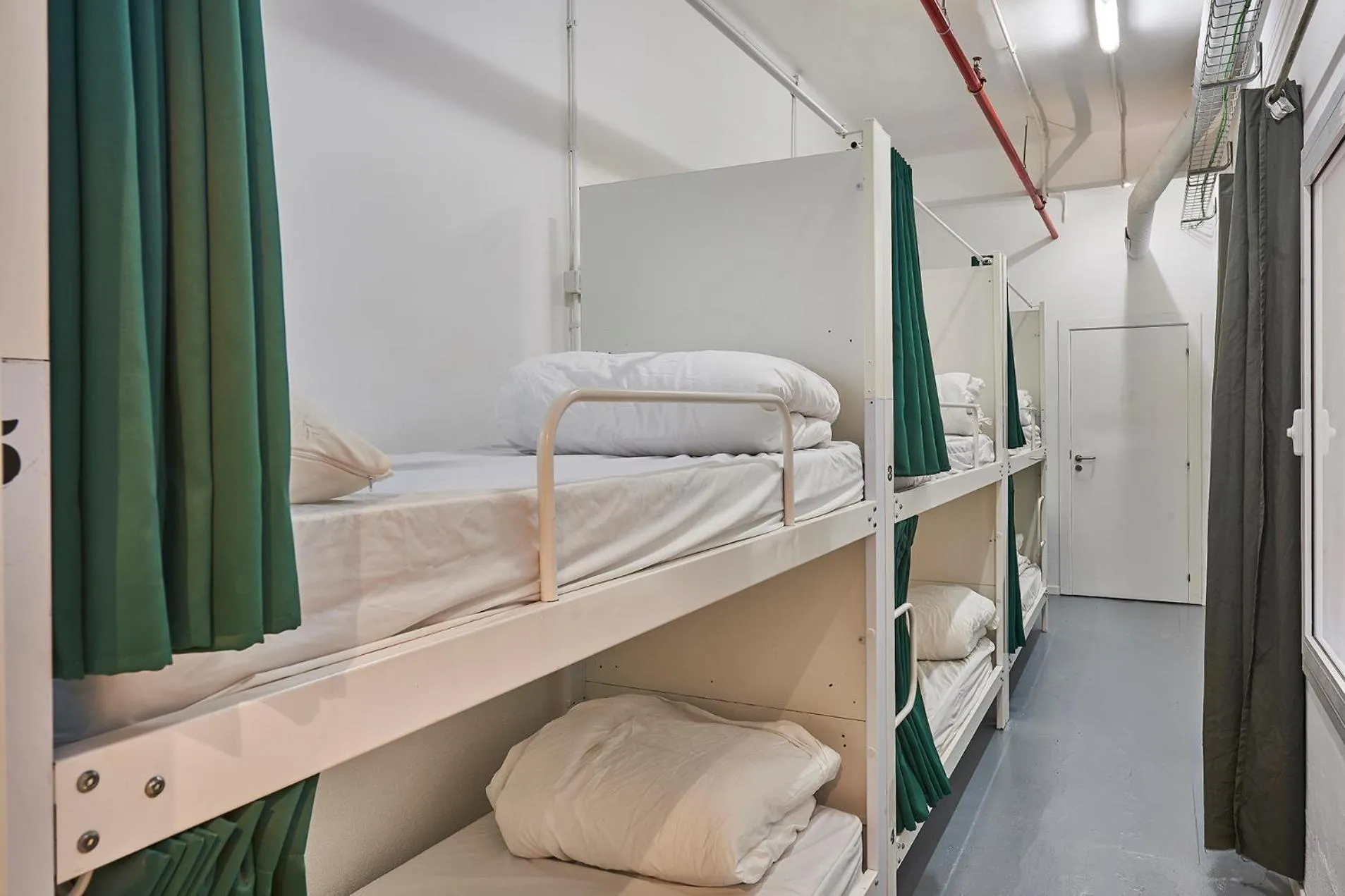 bunk bed, Bed in Hola Hostal Collblanc