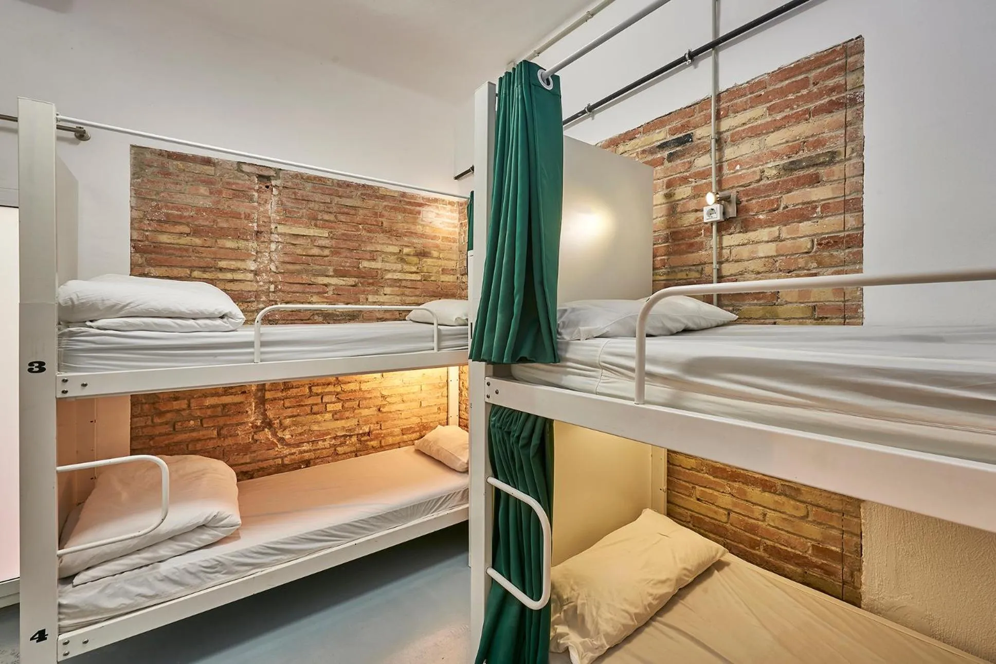 bunk bed, Bed in Hola Hostal Collblanc