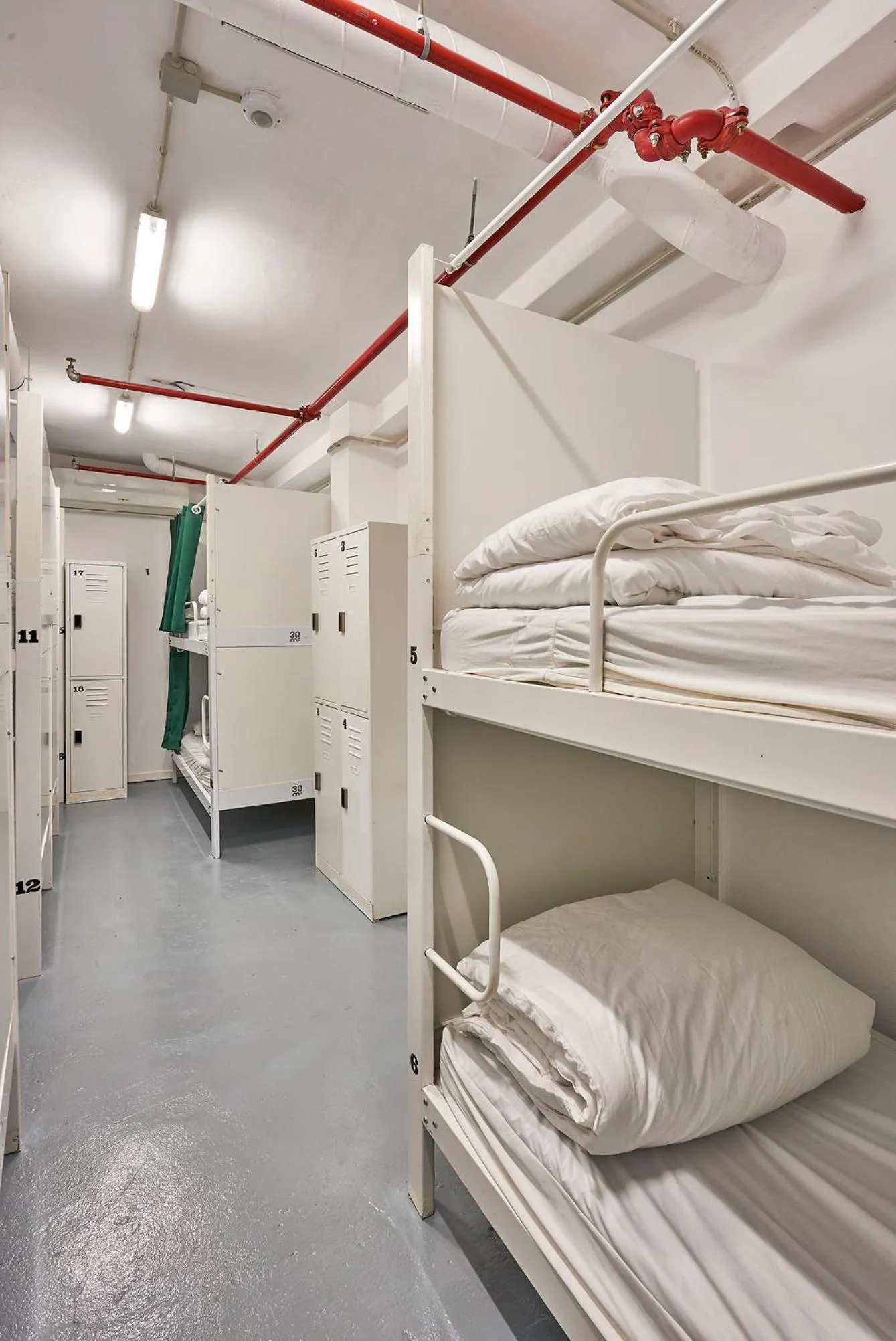 Decorative detail, Bed in Hola Hostal Collblanc