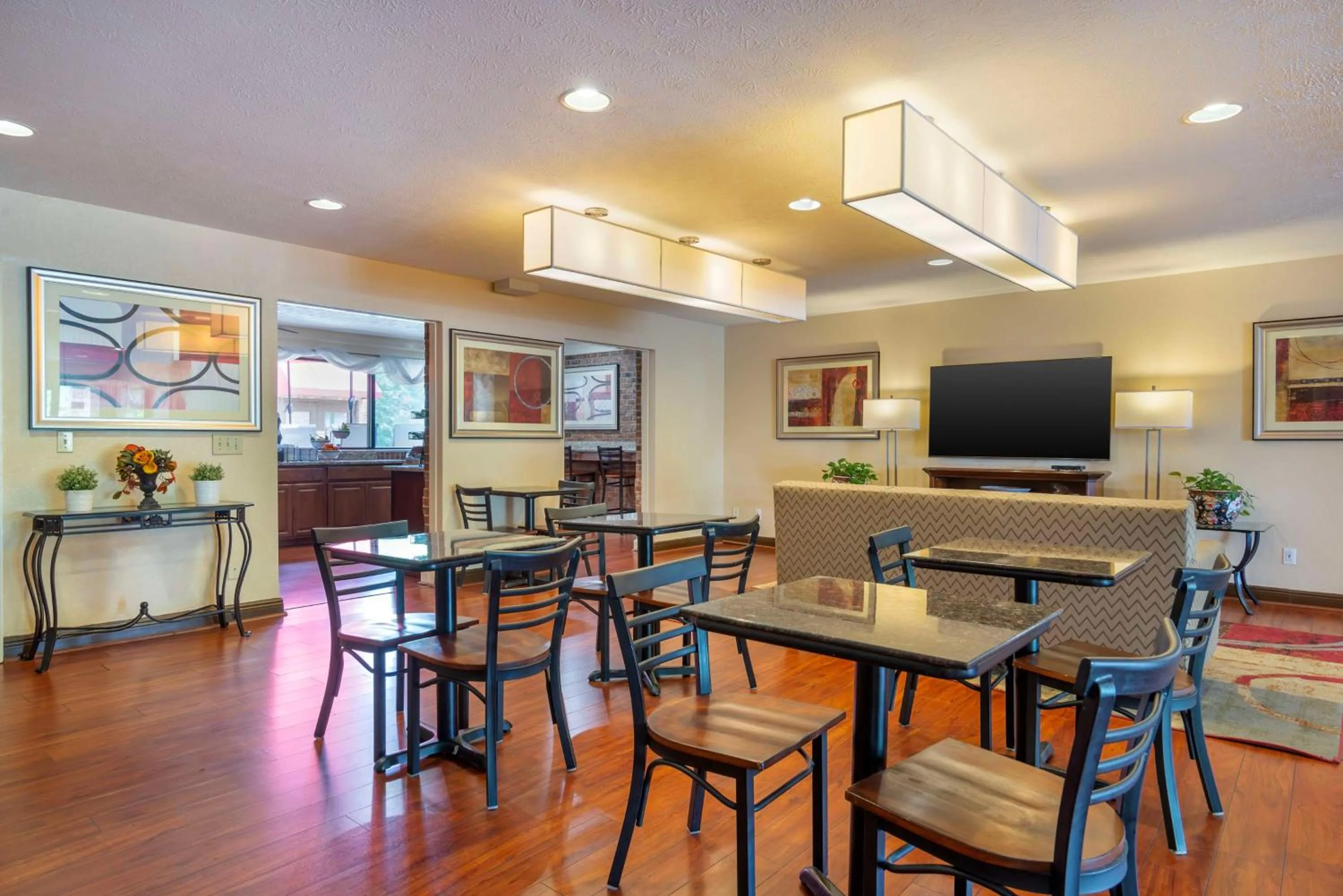 Breakfast in Best Western Auburn/Opelika Inn