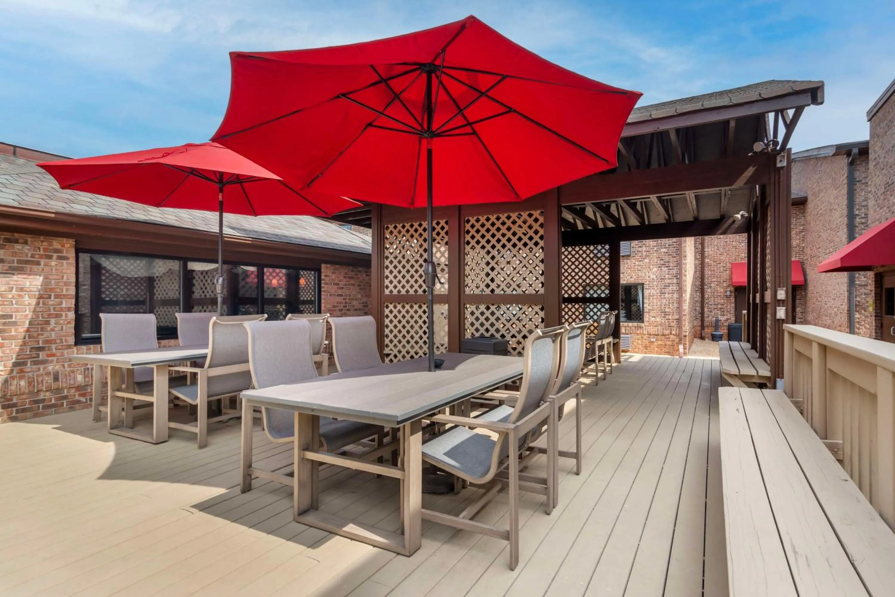 Property building in Best Western Auburn/Opelika Inn