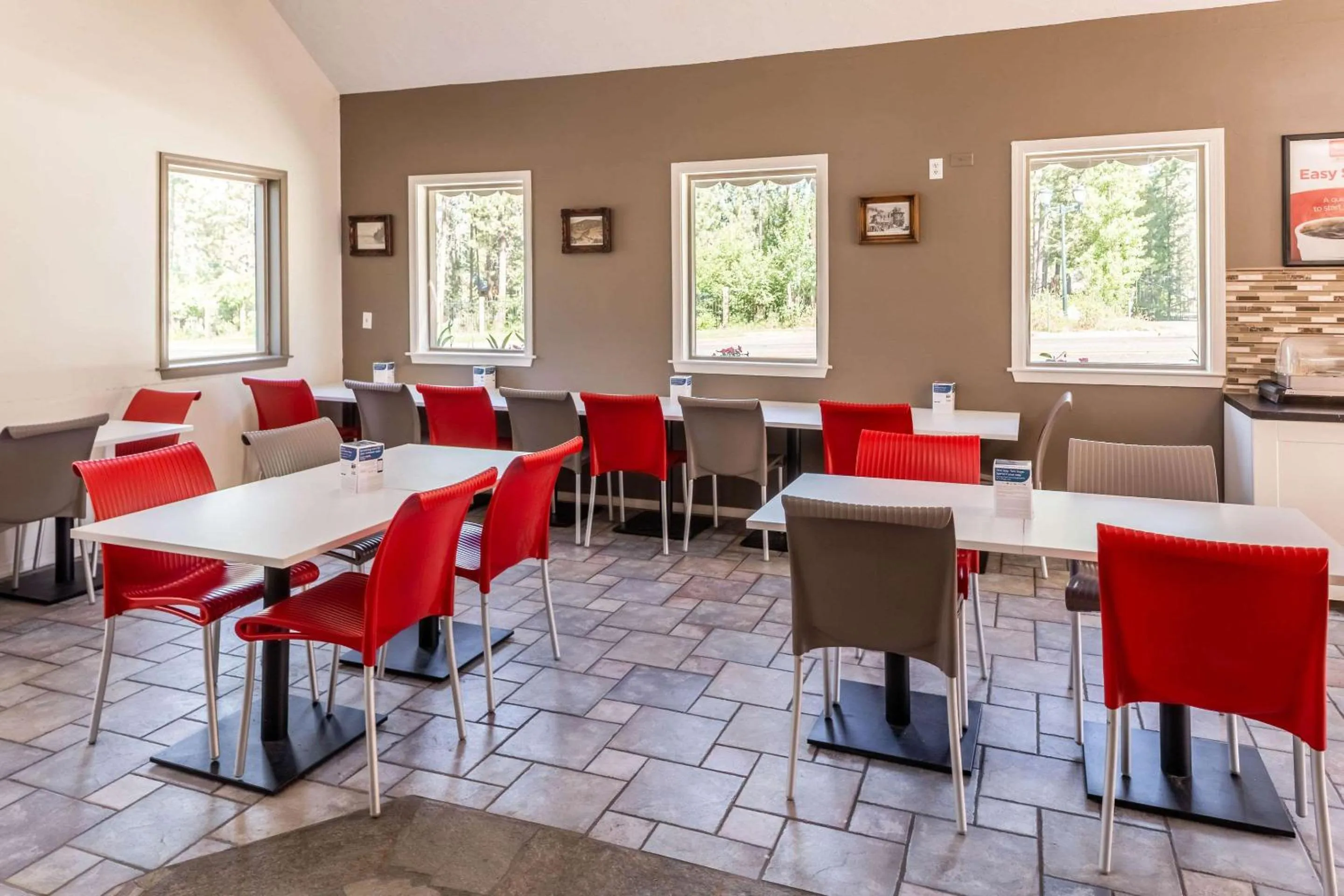 Breakfast in Econo Lodge Inn & Suites Heavenly Village Area