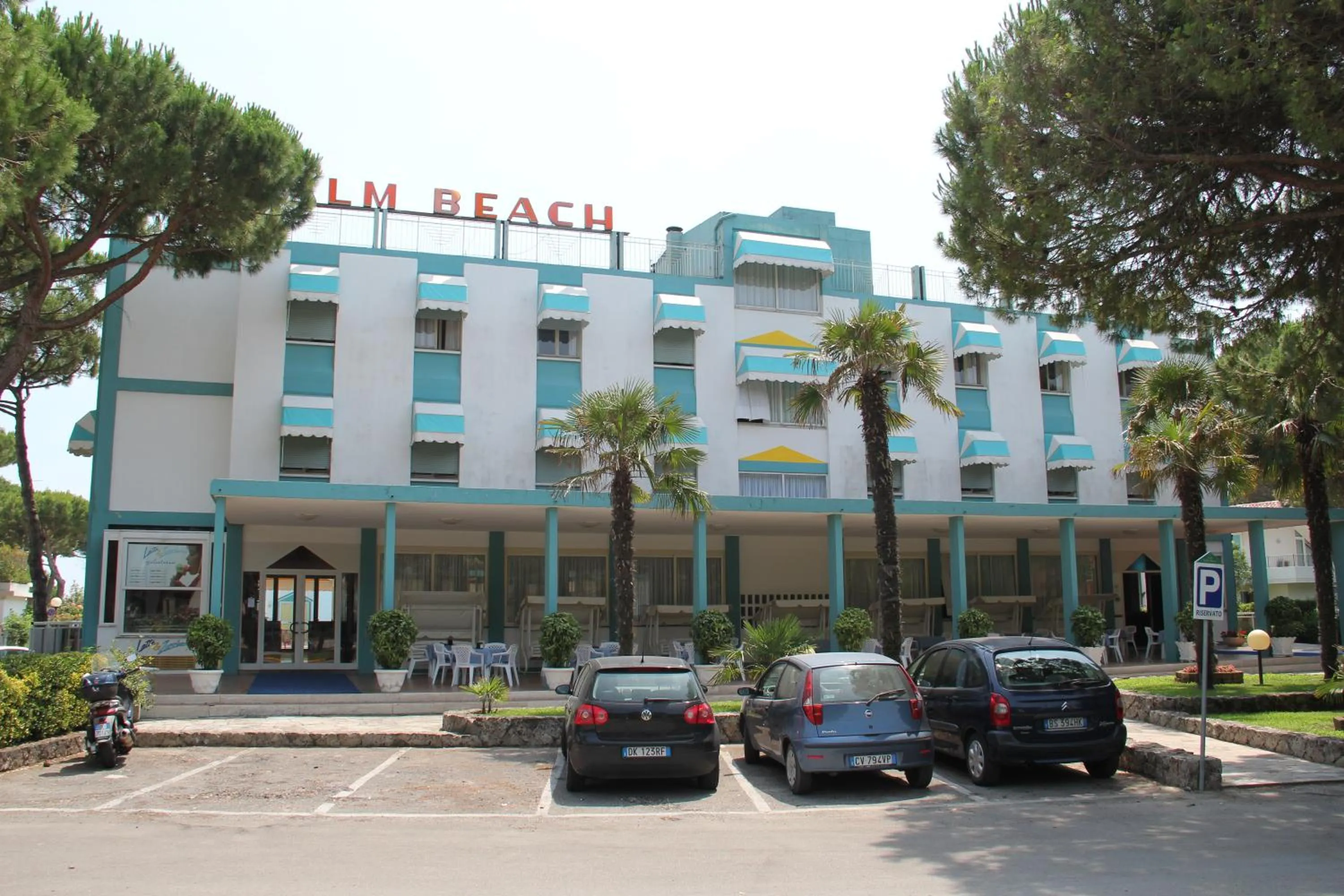 Facade/entrance in Hotel Palm Beach