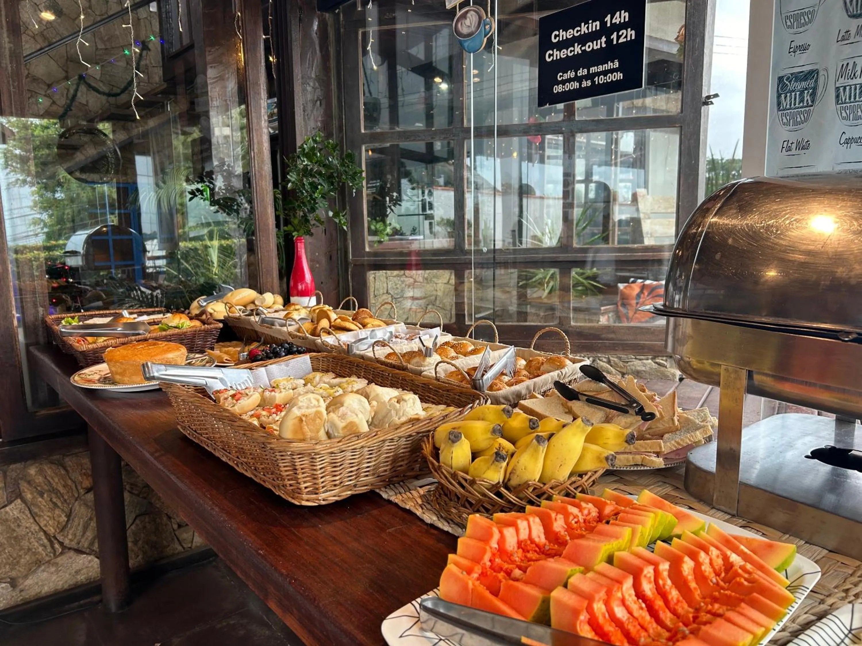 Buffet breakfast in Pousada Solar de Búzios