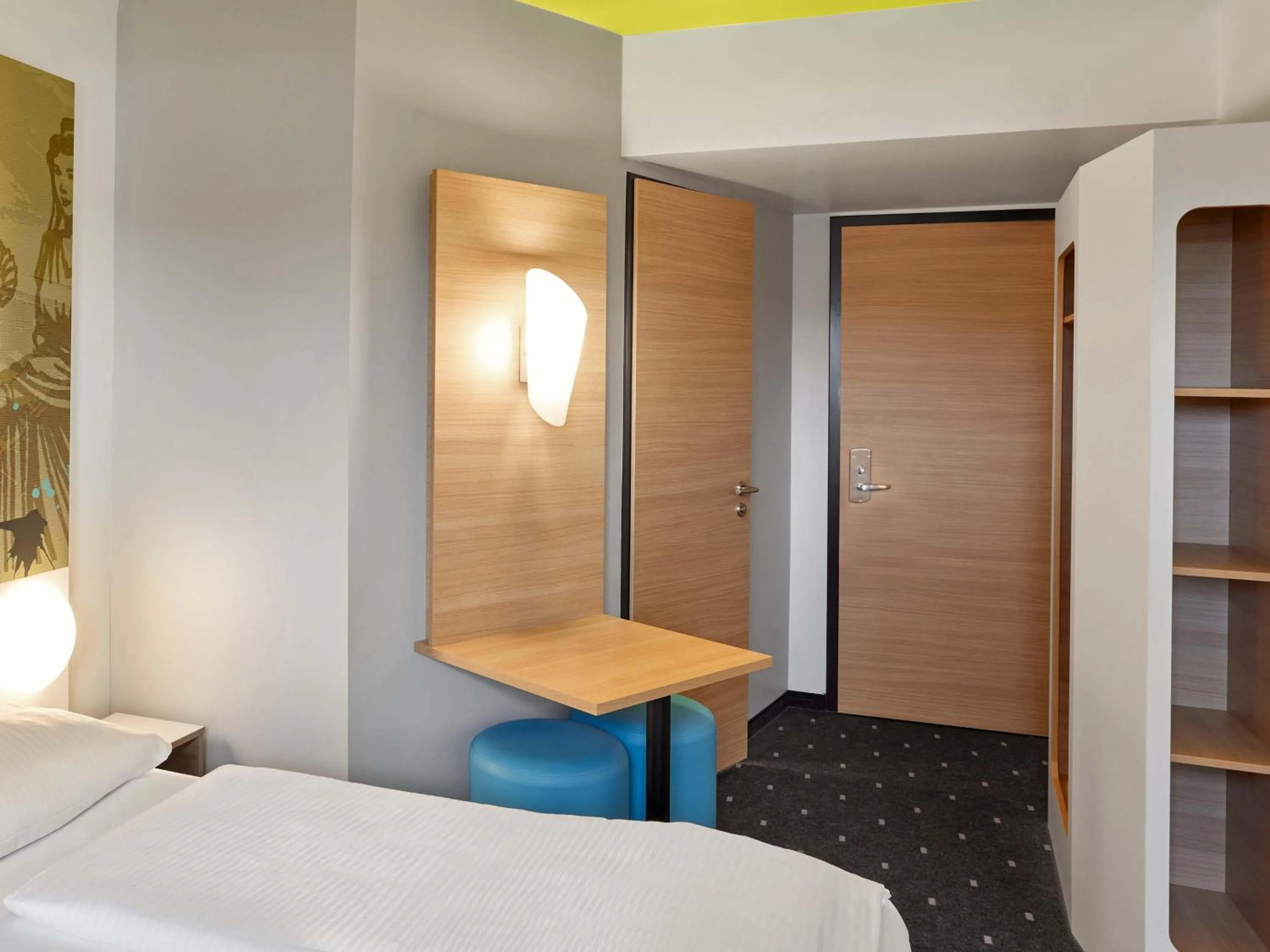 Photo of the whole room, Bed in B&B Hotel Trier