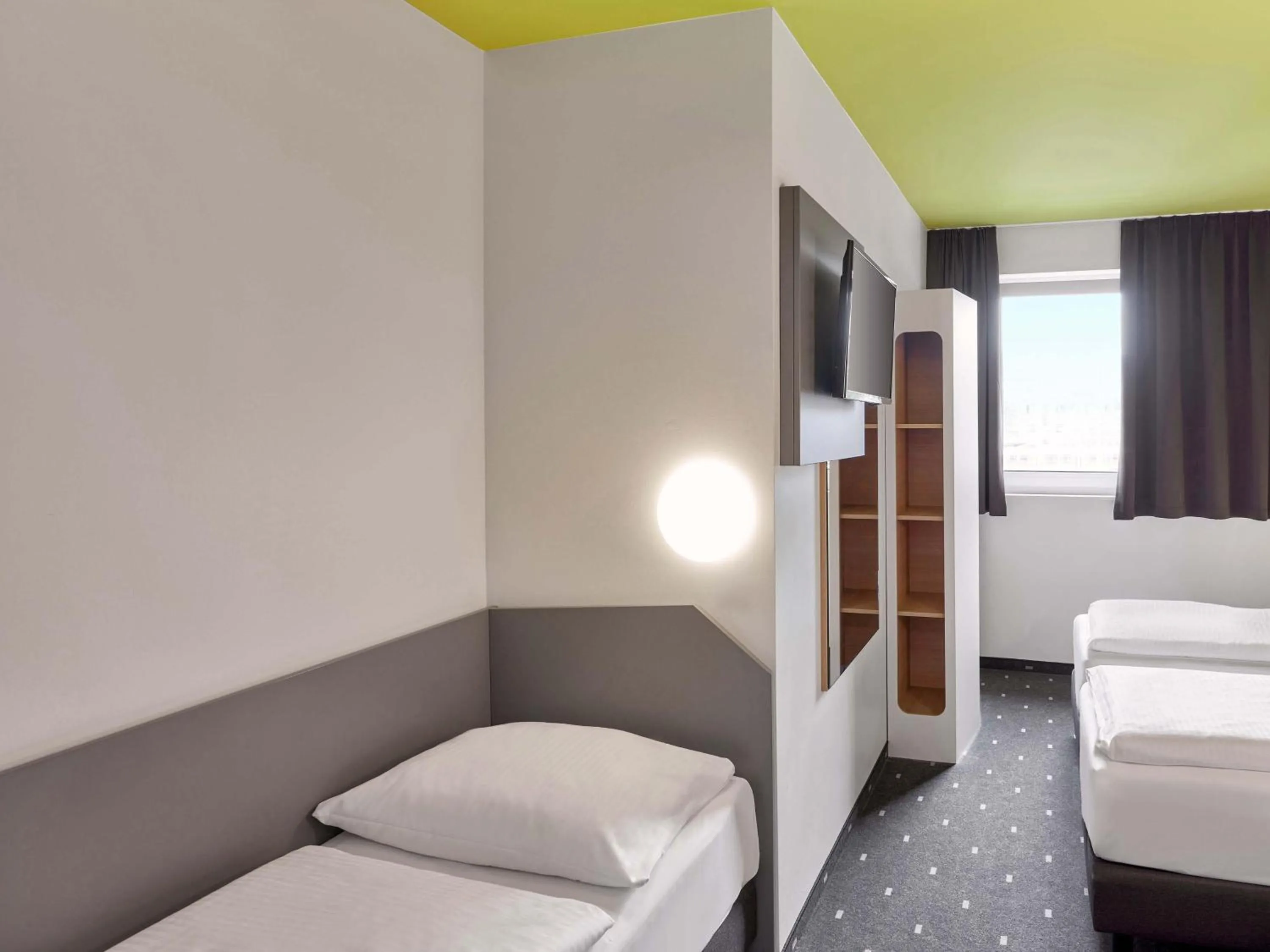 Photo of the whole room, Bed in B&B Hotel Trier