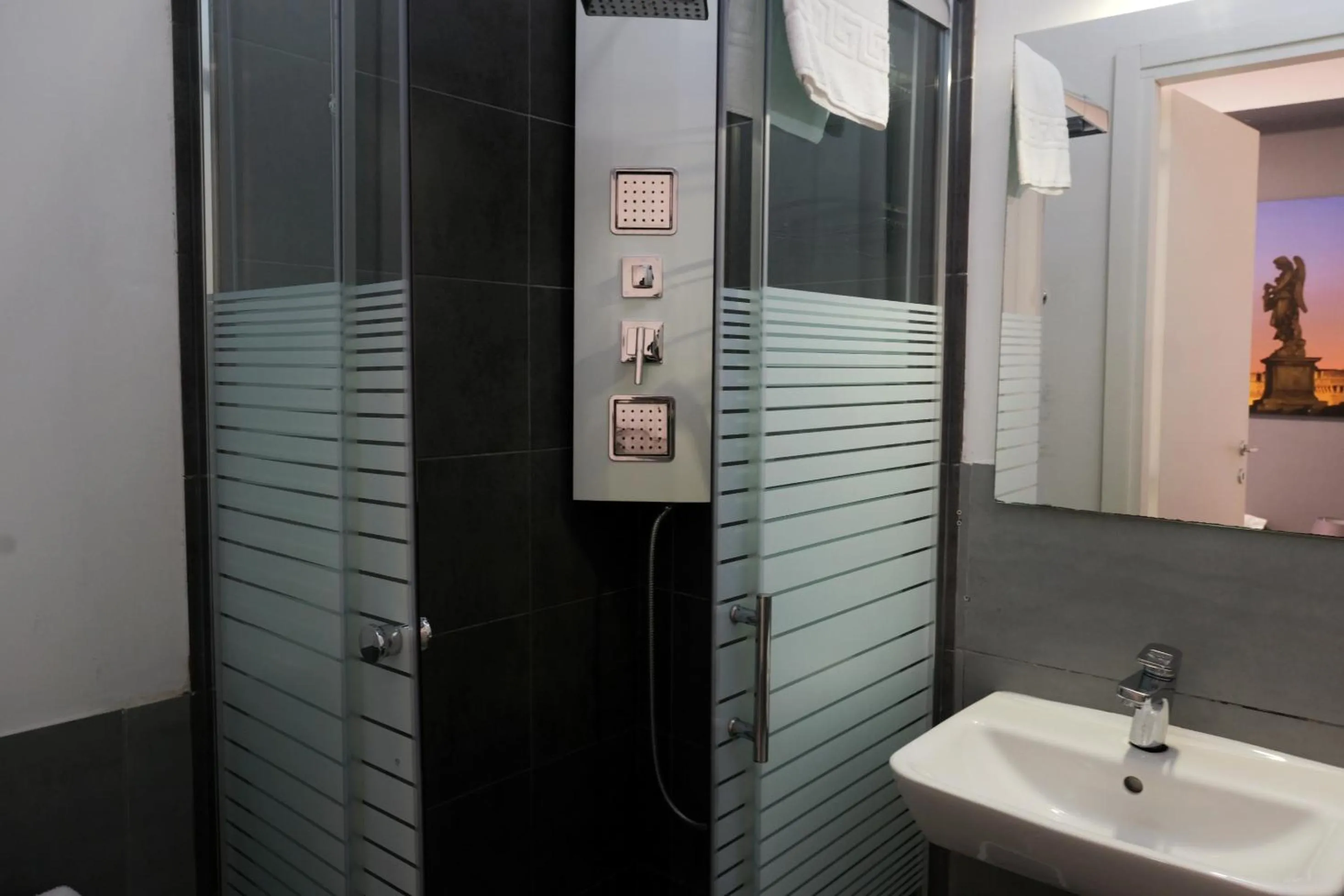 Vatican Central Suites