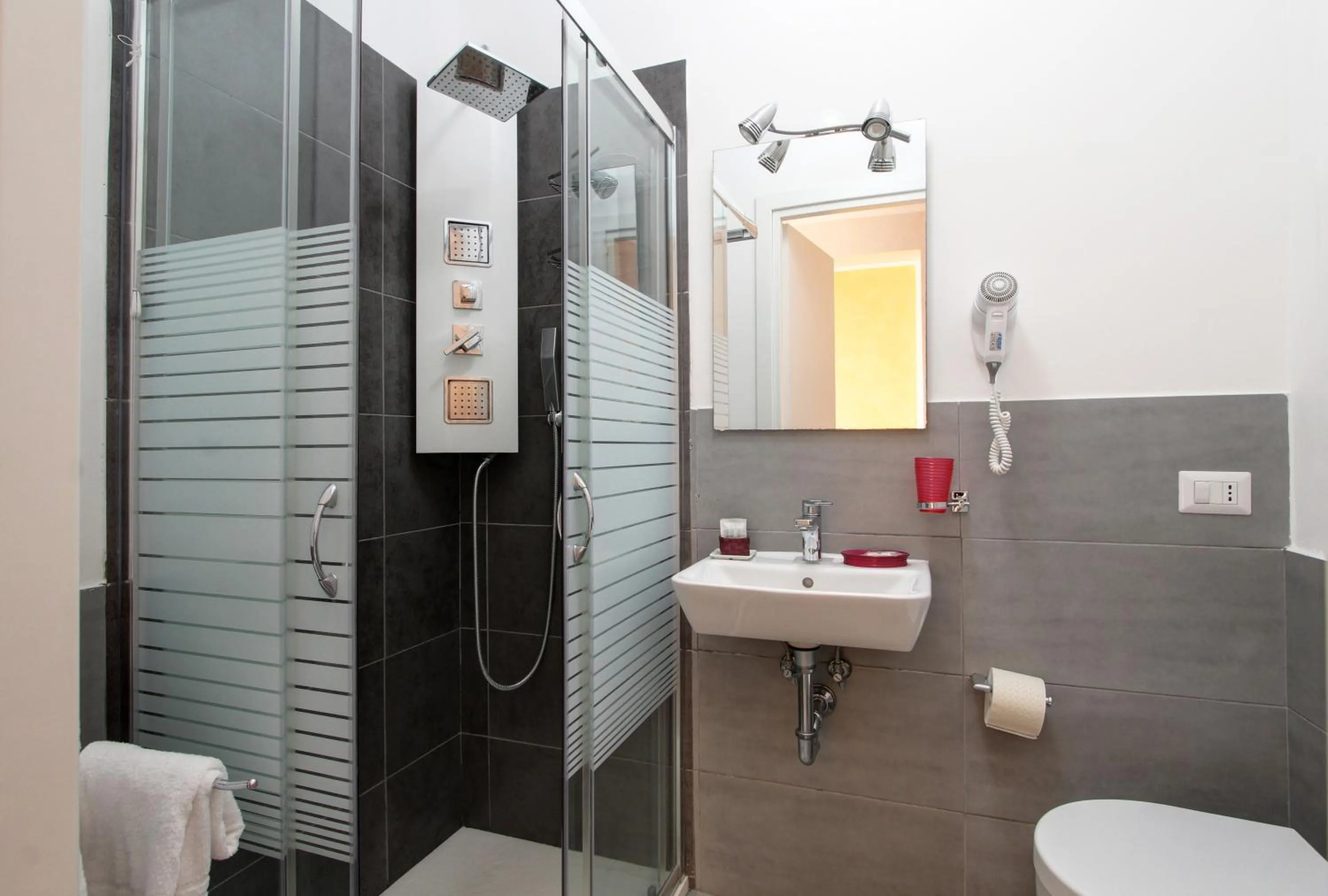 Vatican Central Suites