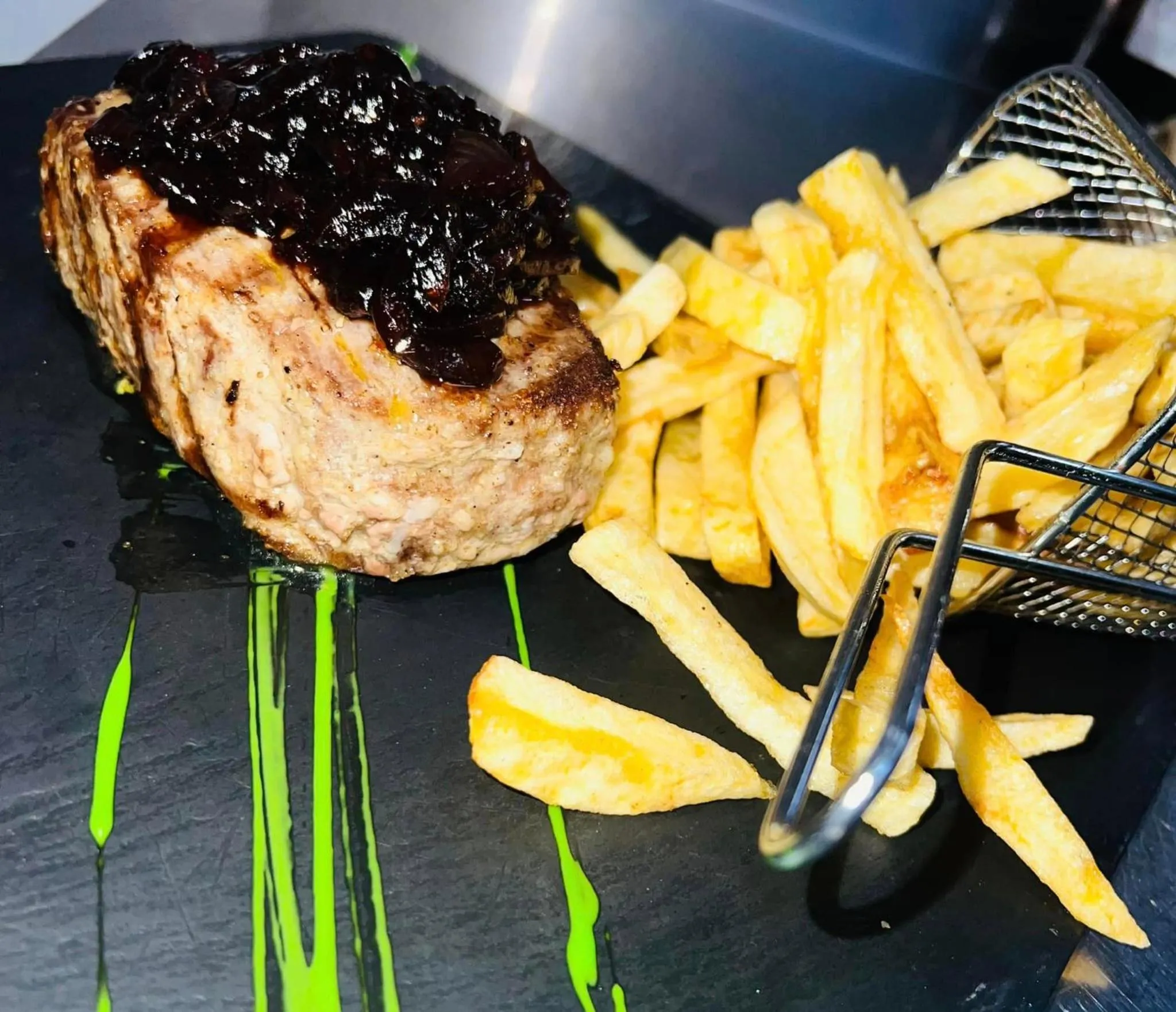 Restaurant/places to eat in Blue Marlin Hotel