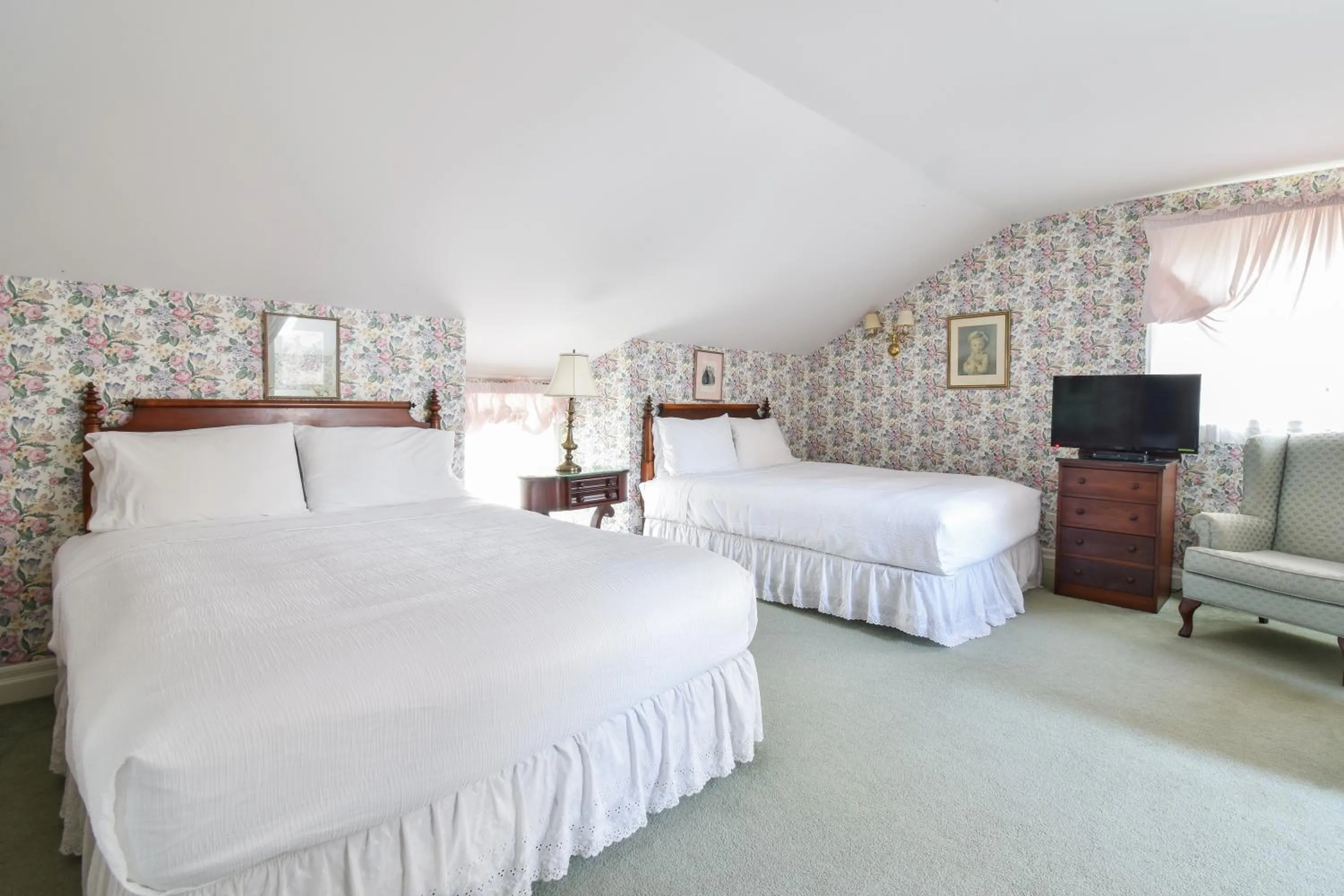 Bed in The Waring House