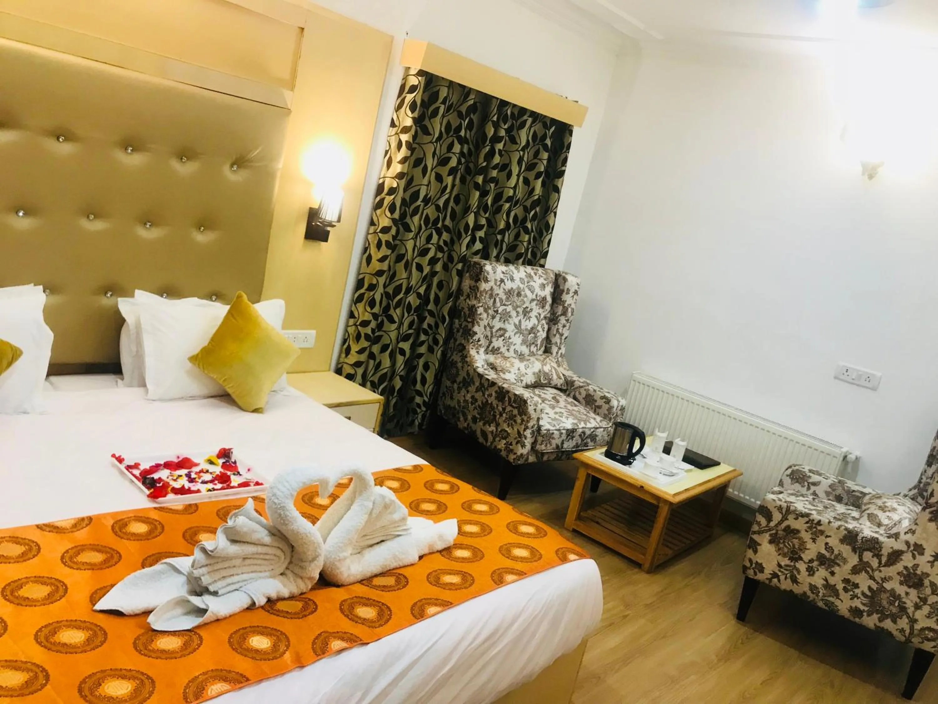 Bedroom, Bed in Sangaylay palace