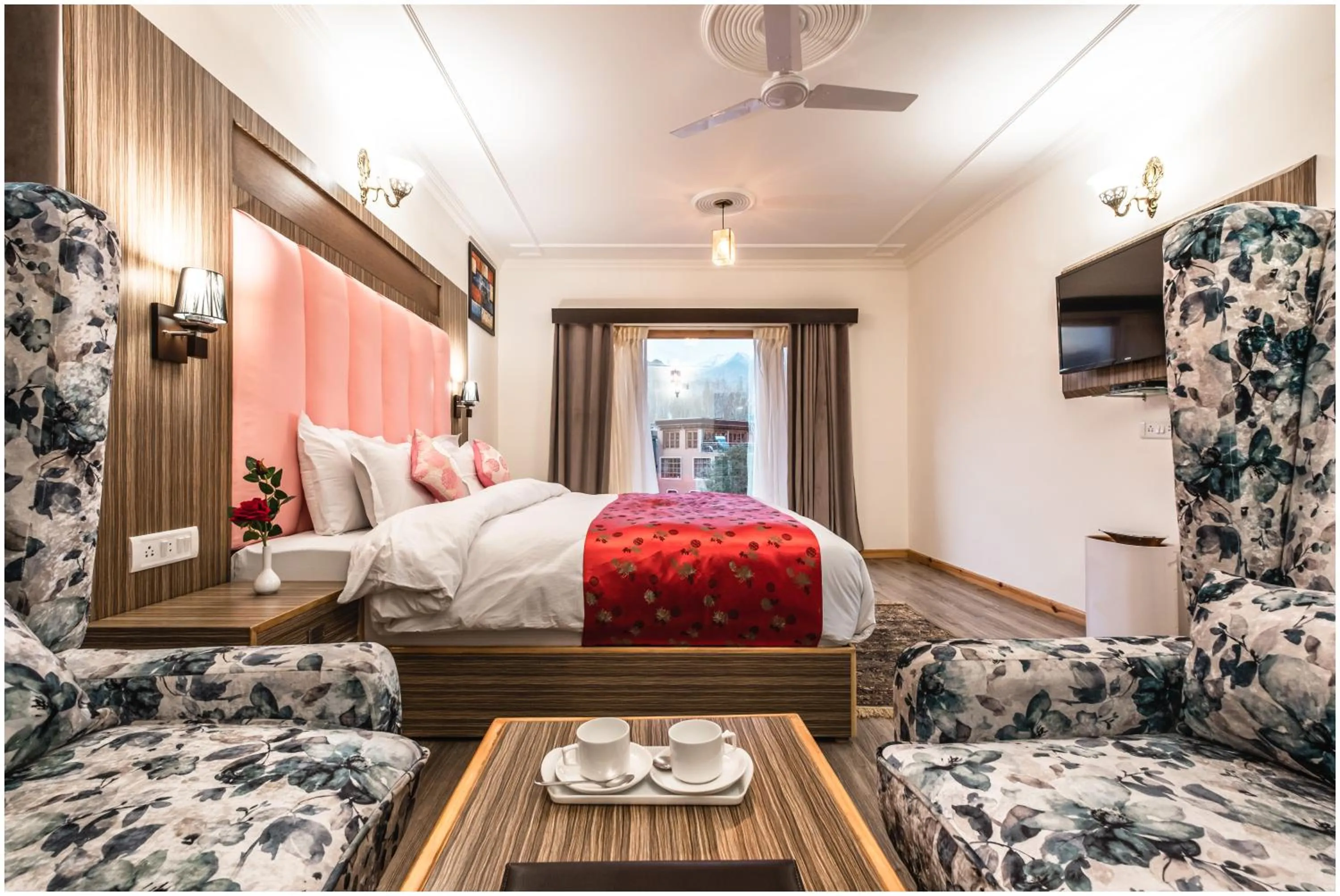 Bedroom, Bed in Sangaylay palace