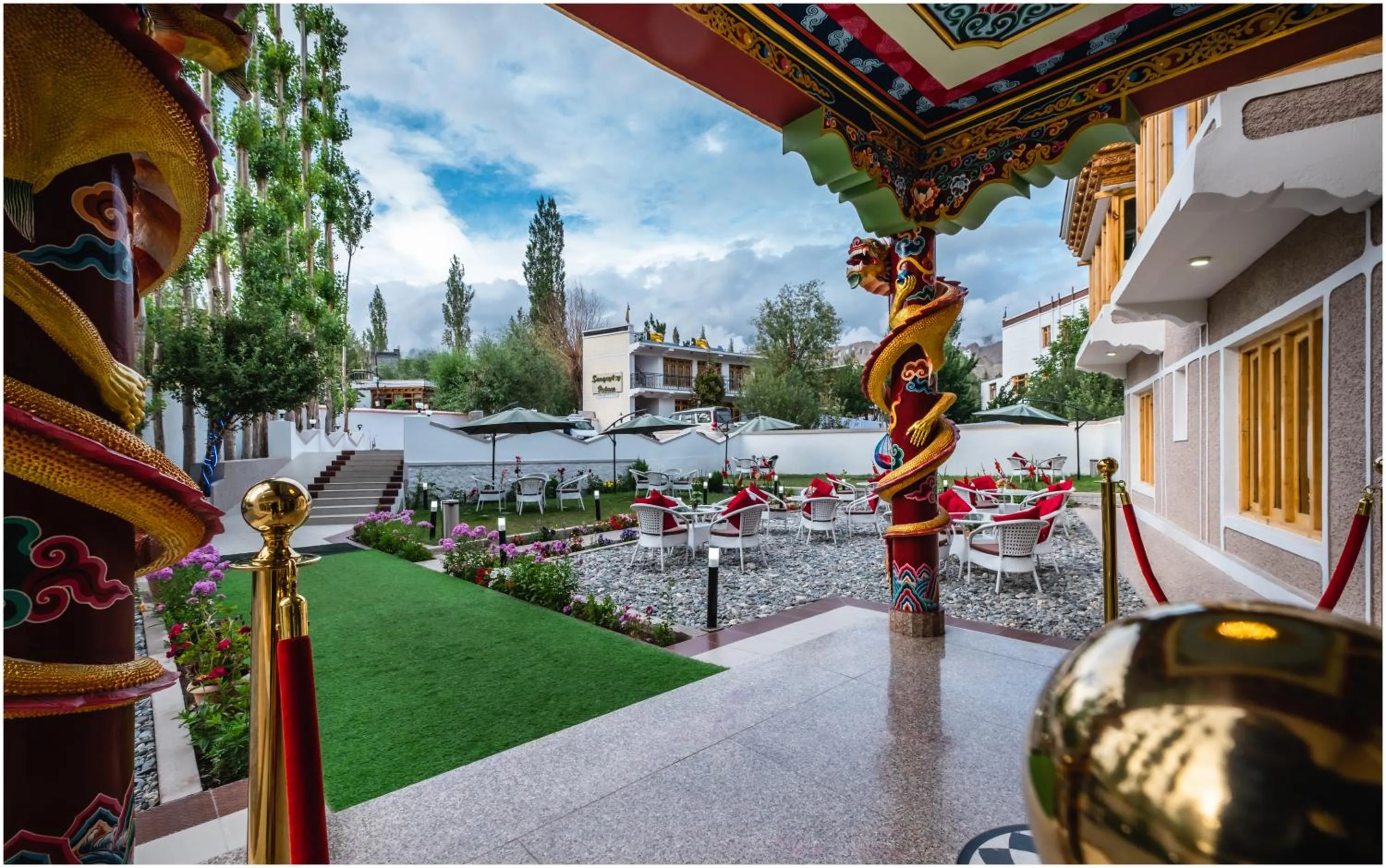 Garden view in Sangaylay palace