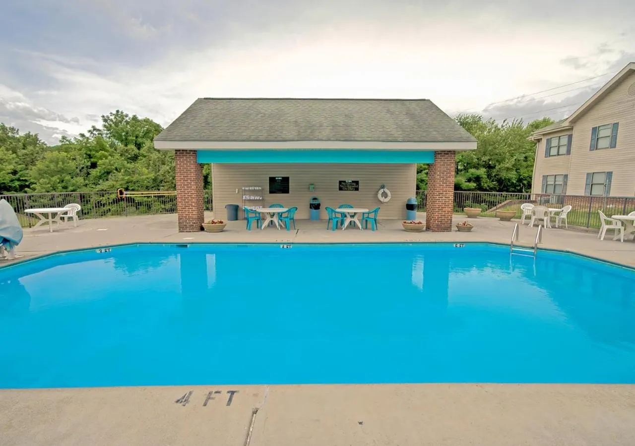 Swimming pool in All Season Suites