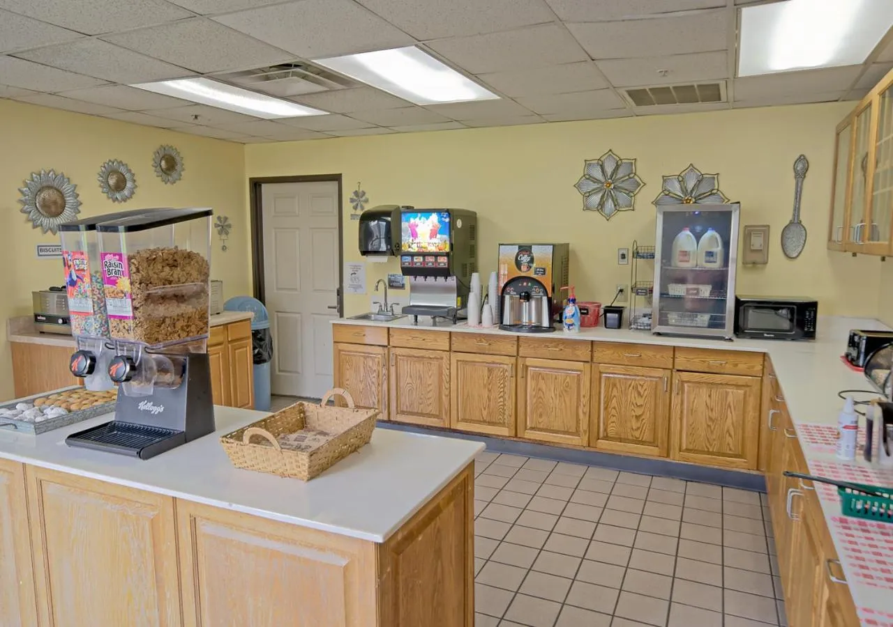 Breakfast in All Season Suites