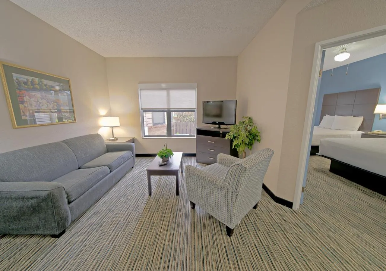 Living room, Bed in All Season Suites