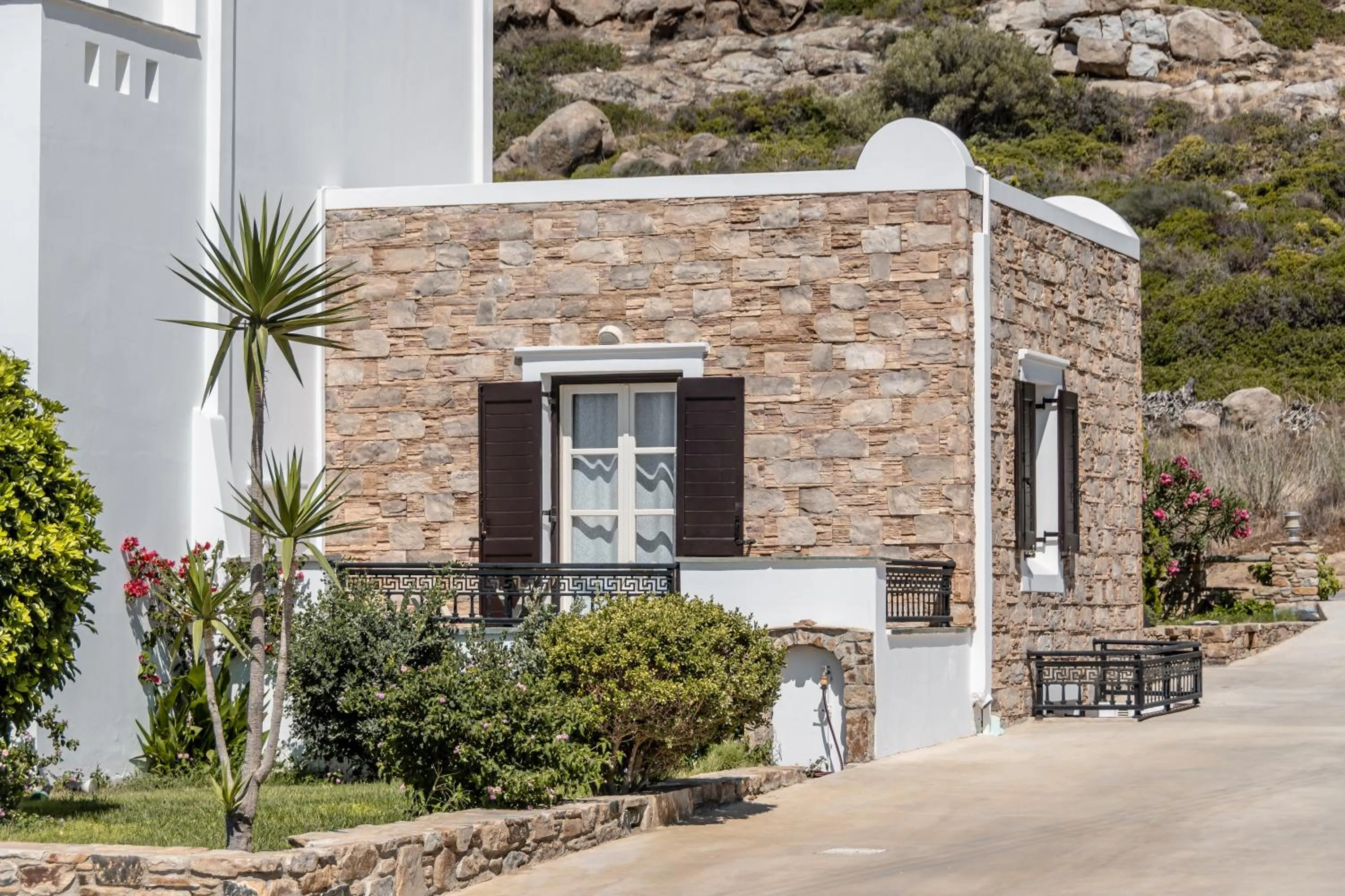 Property building in Zefyros Studios