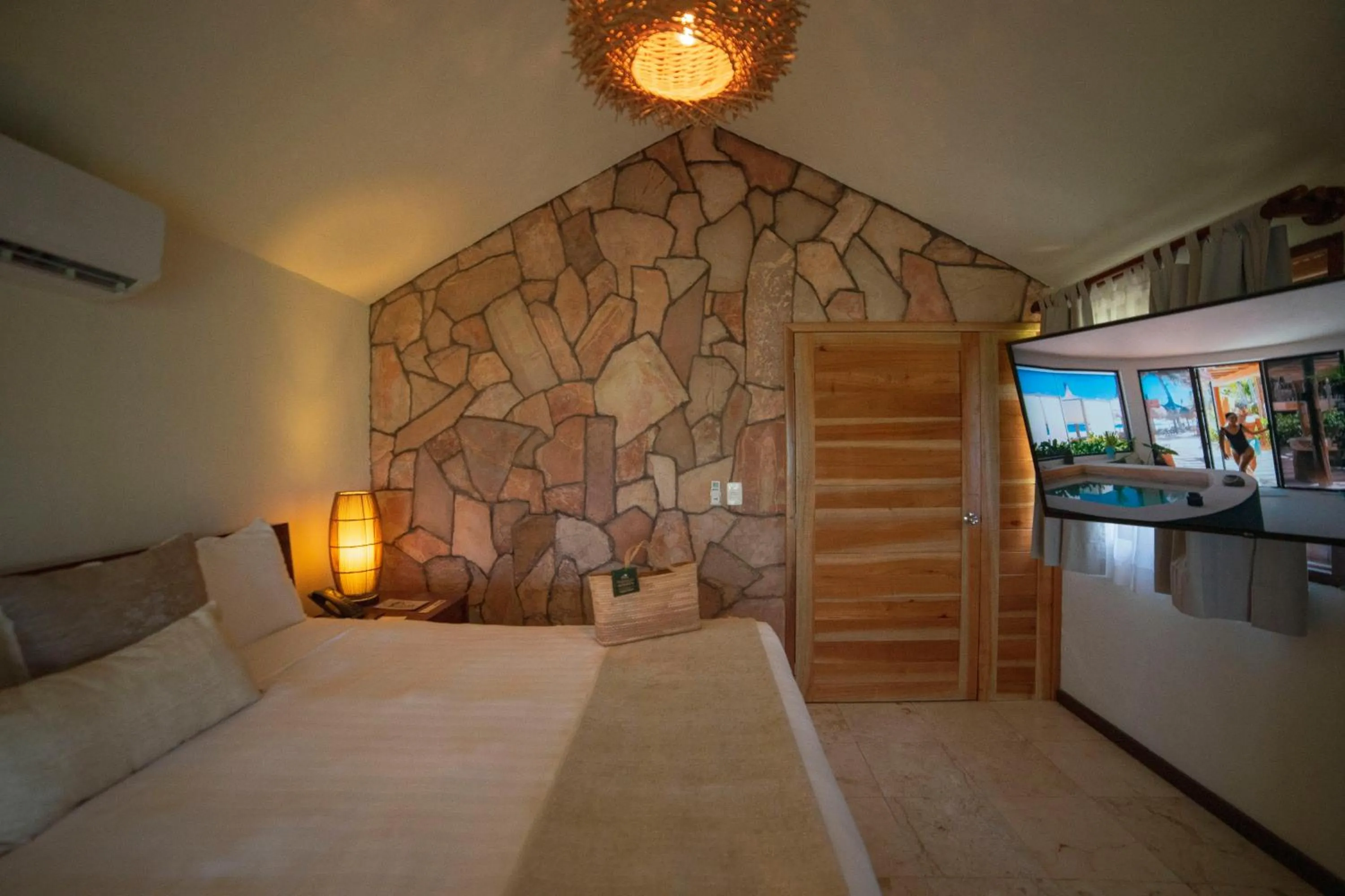 Bed in Ana y Jose Tulum Hotel & Beach Club