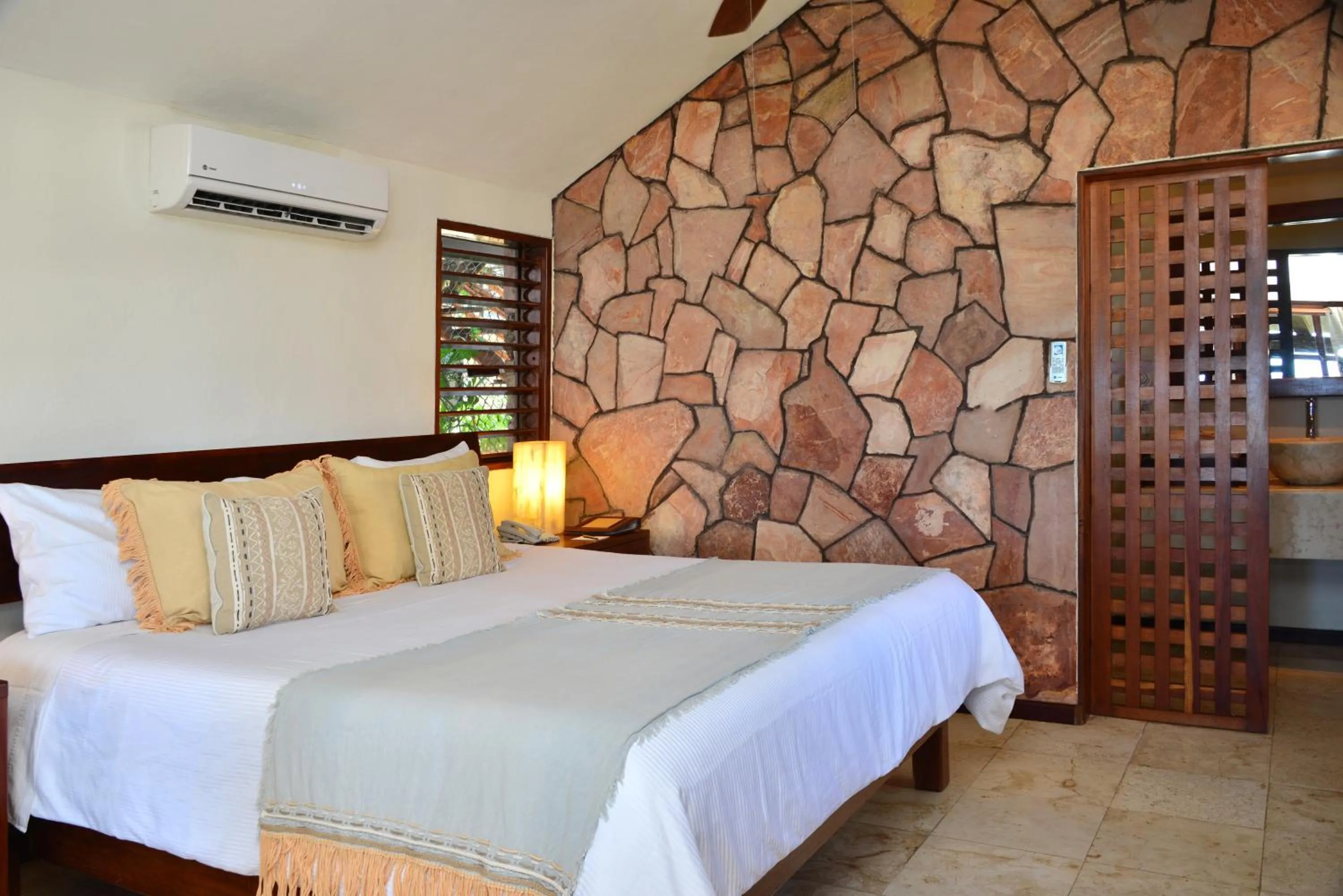 Bed in Ana y Jose Tulum Hotel & Beach Club