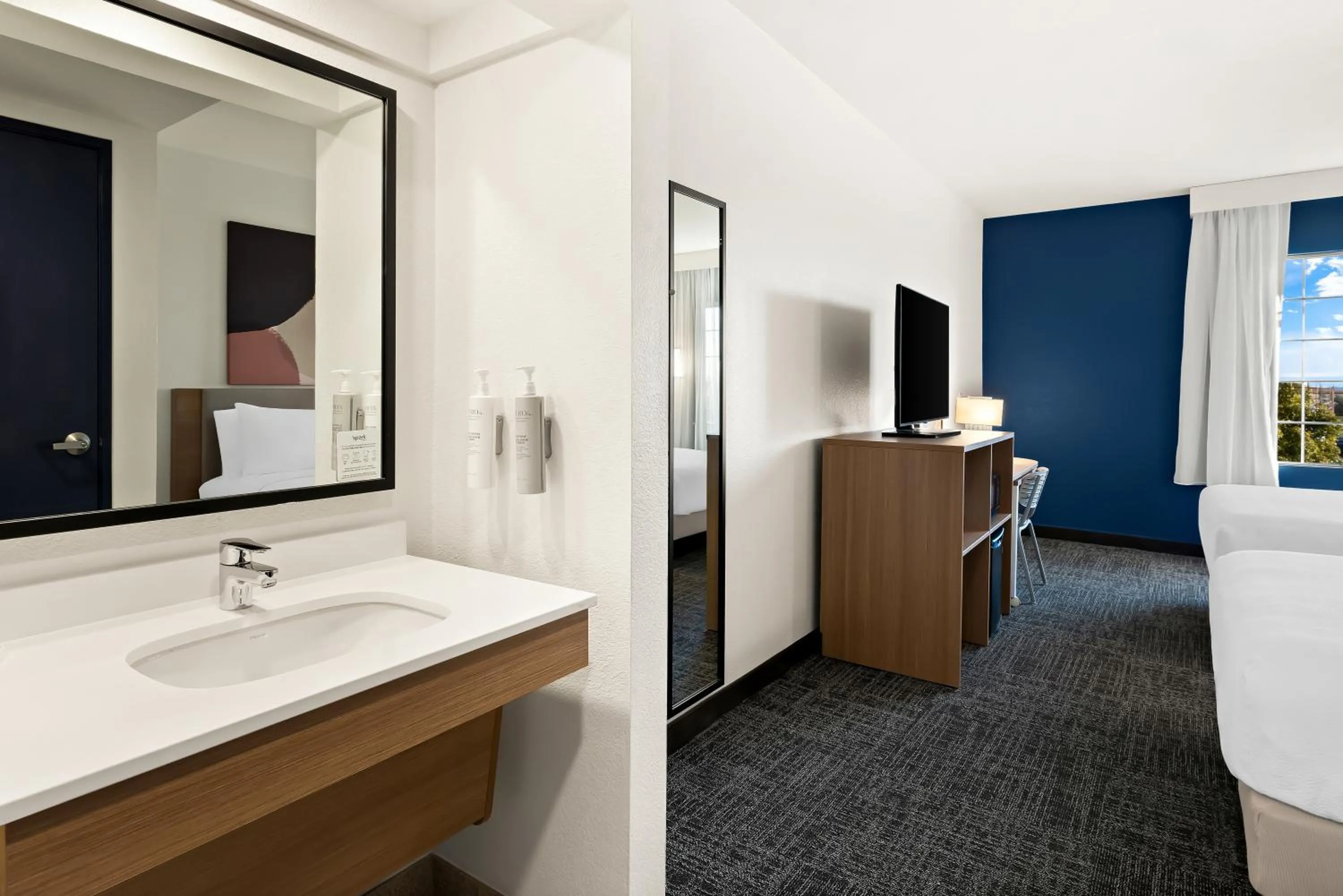 Bed in Spark by Hilton Newest Hotel in Williams CA