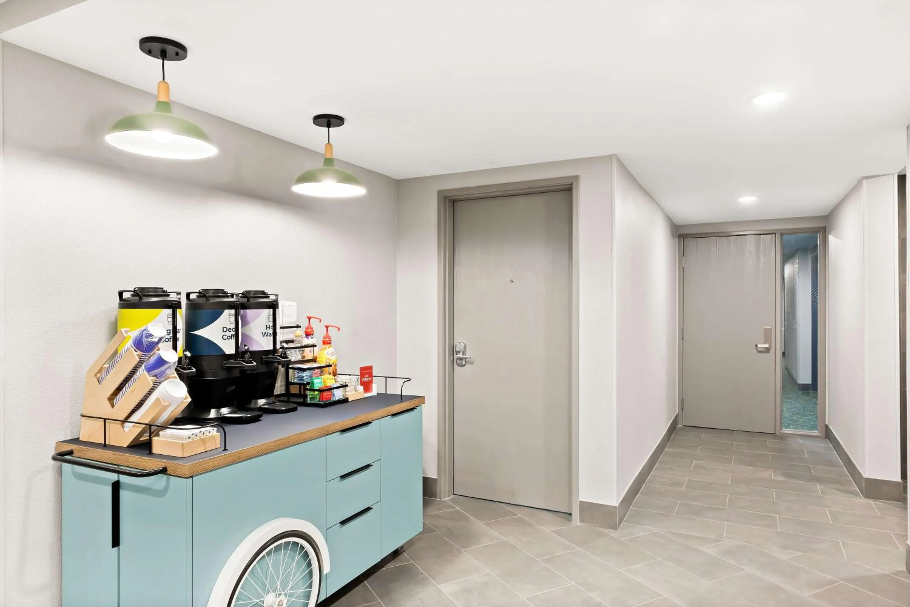 Dining area in Spark by Hilton Newest Hotel in Williams CA