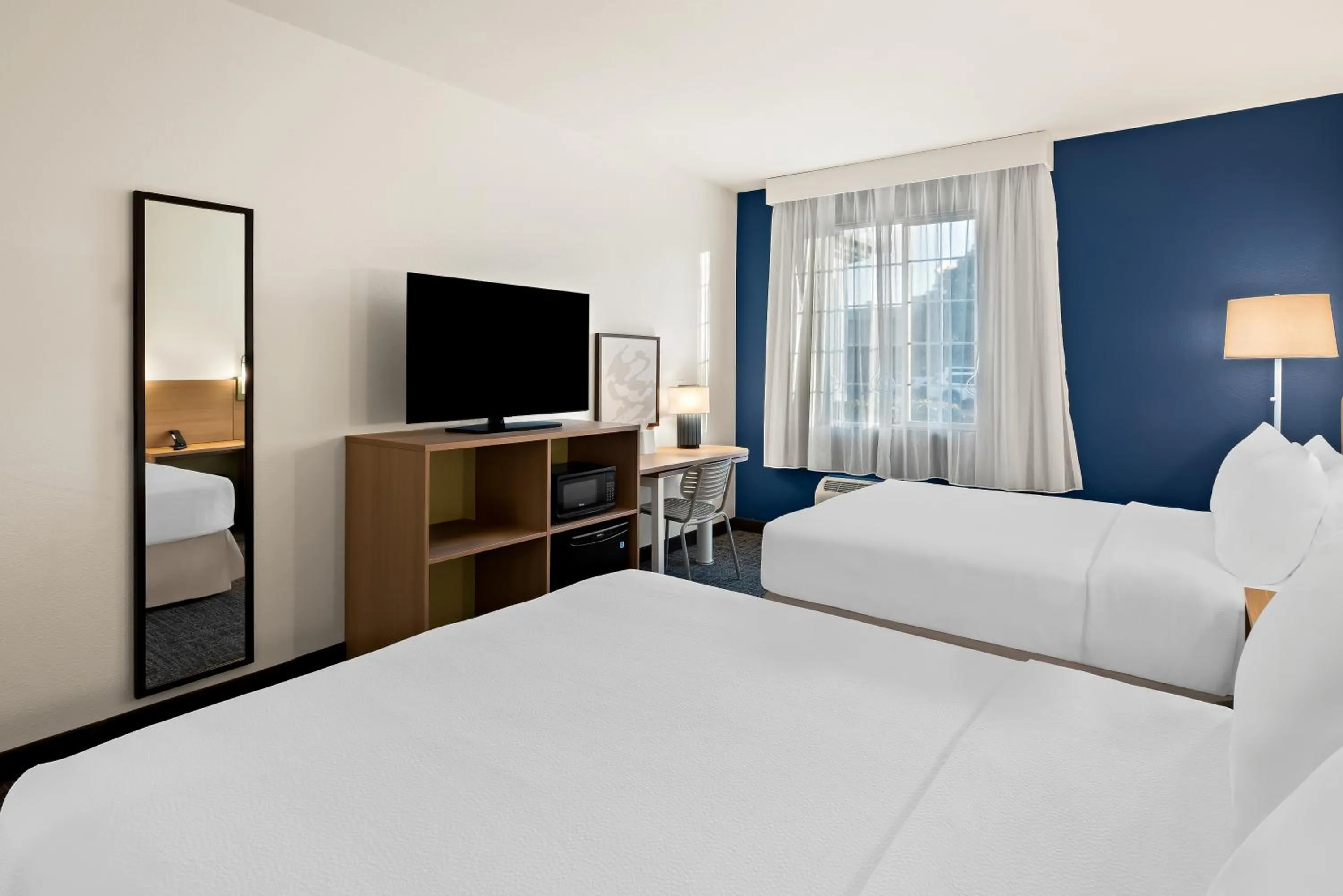 Bed in Spark by Hilton Newest Hotel in Williams CA