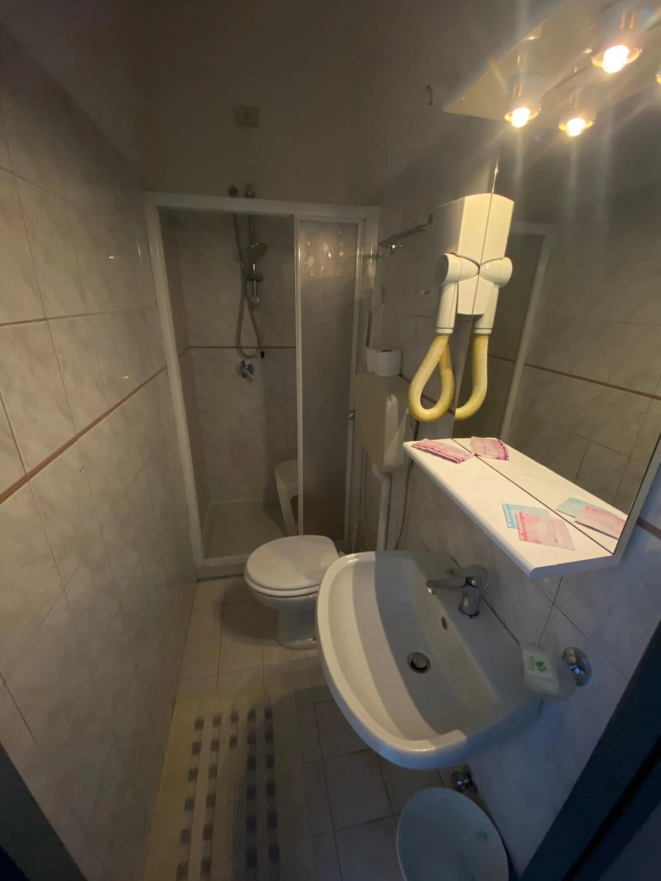 Shower in Hotel Due Giardini