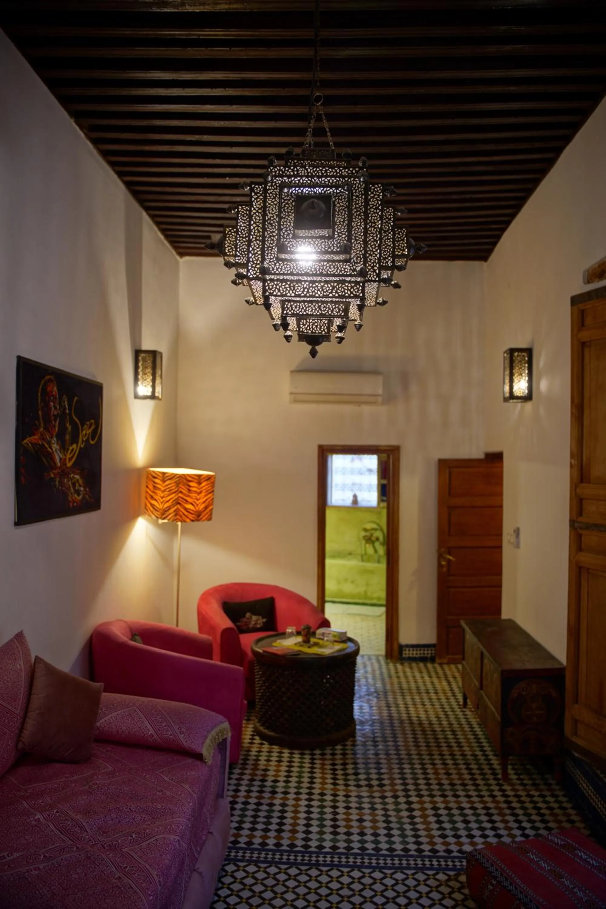 Living room, Bed in La Cheminée Bleue Fes