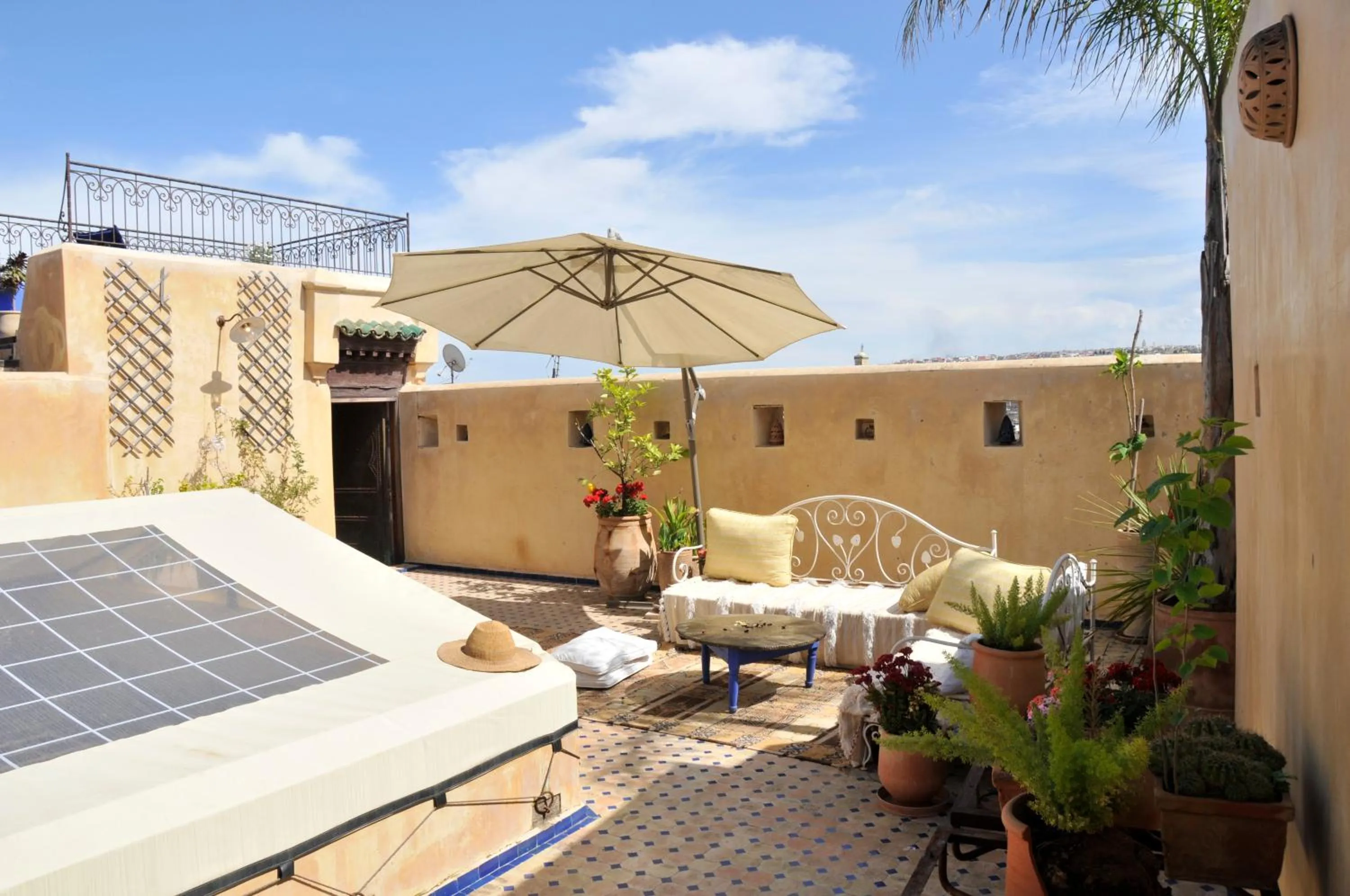 Property building in La Cheminée Bleue Fes